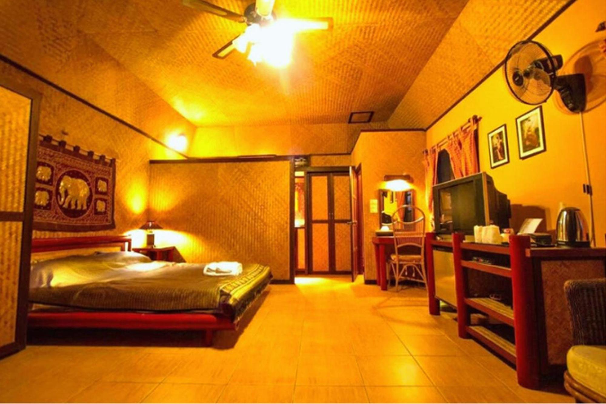 Resort Old Tree's House 2*