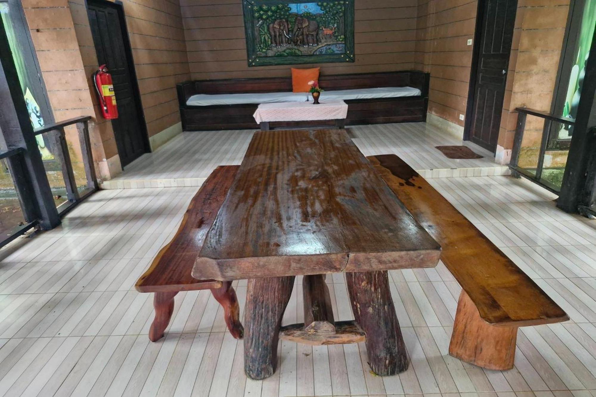 Tontarn And Resort Khanom