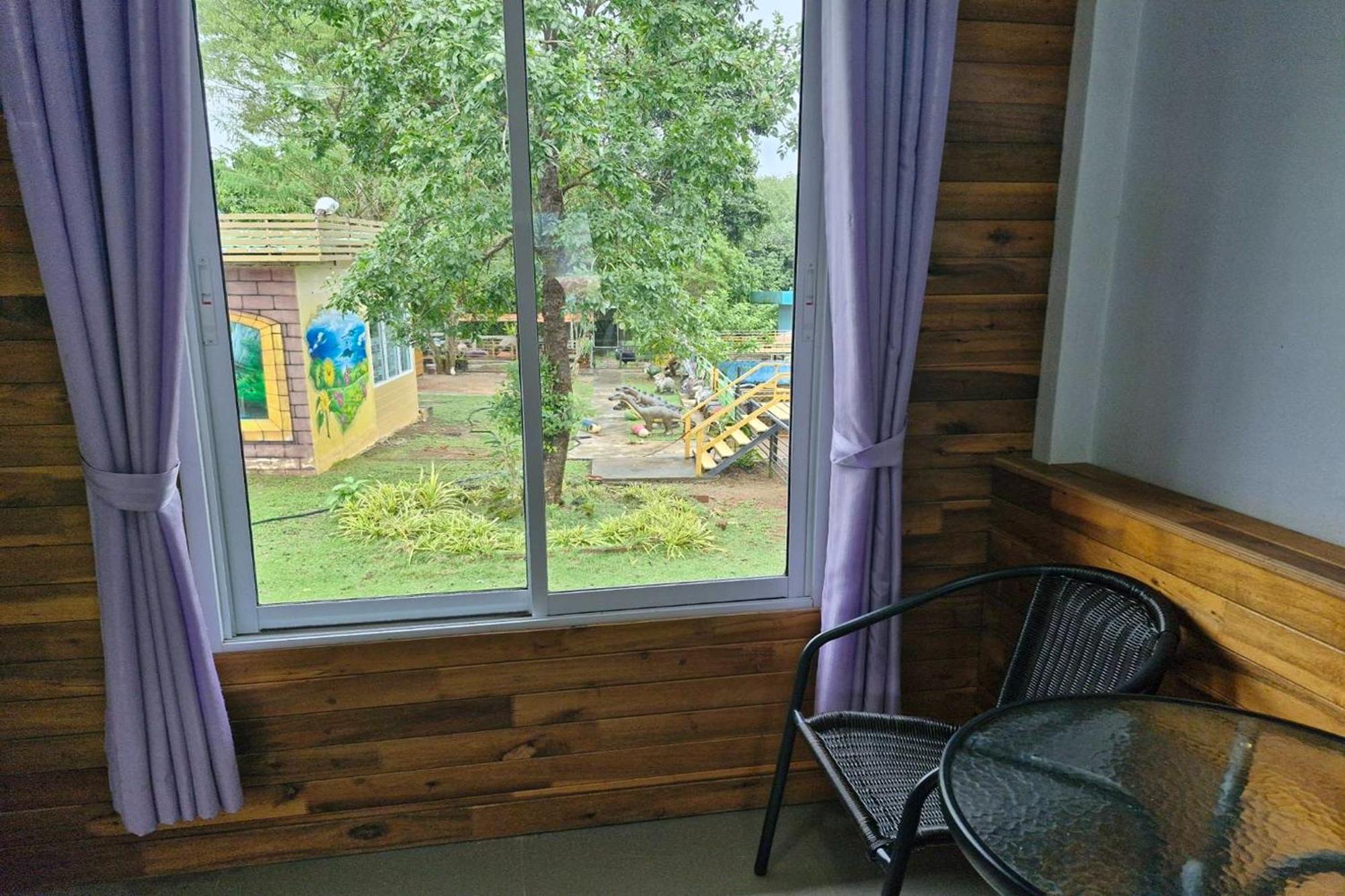 Resort Tontarn And Khanom
