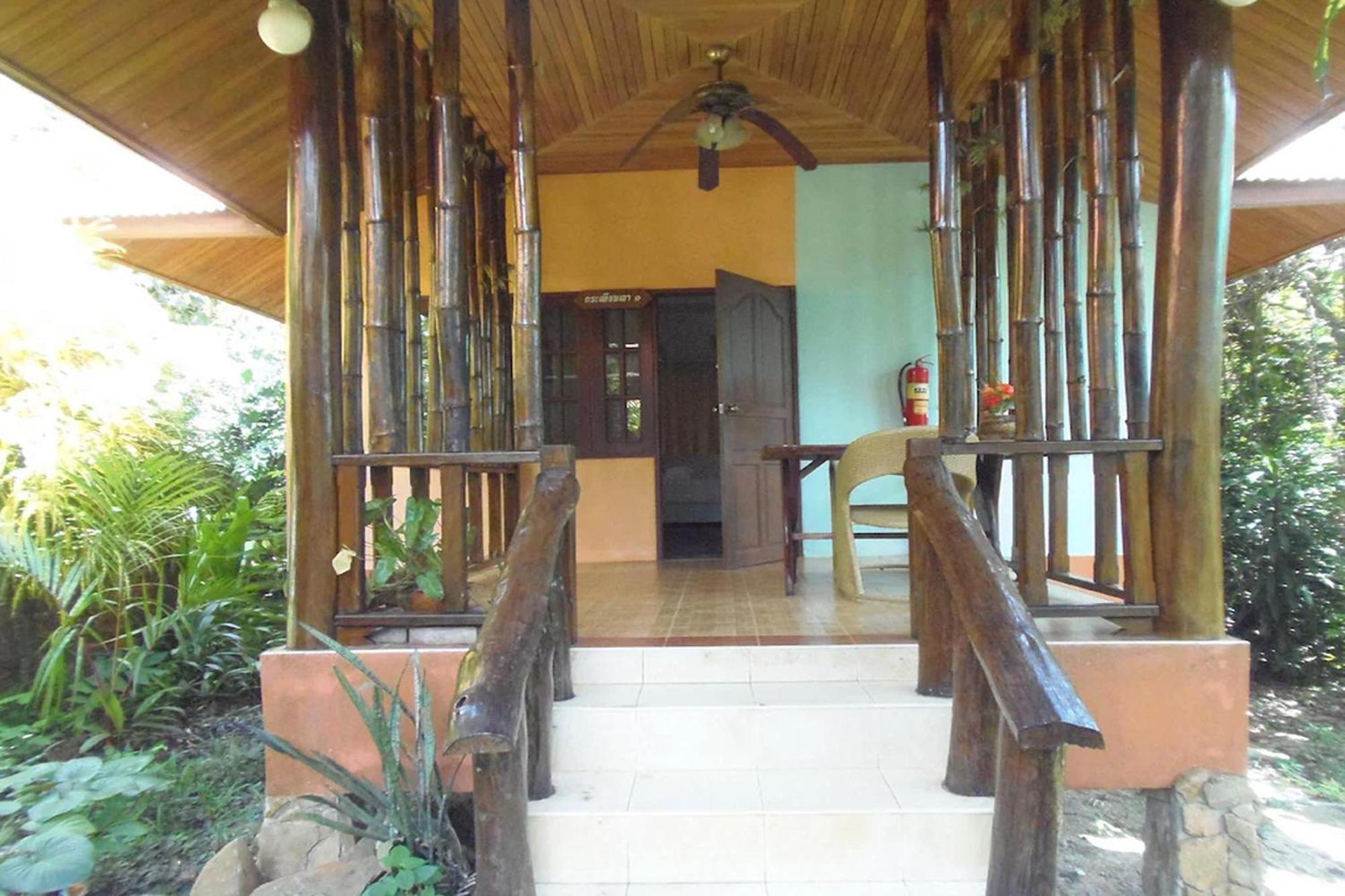 Tontarn And Resort Khanom