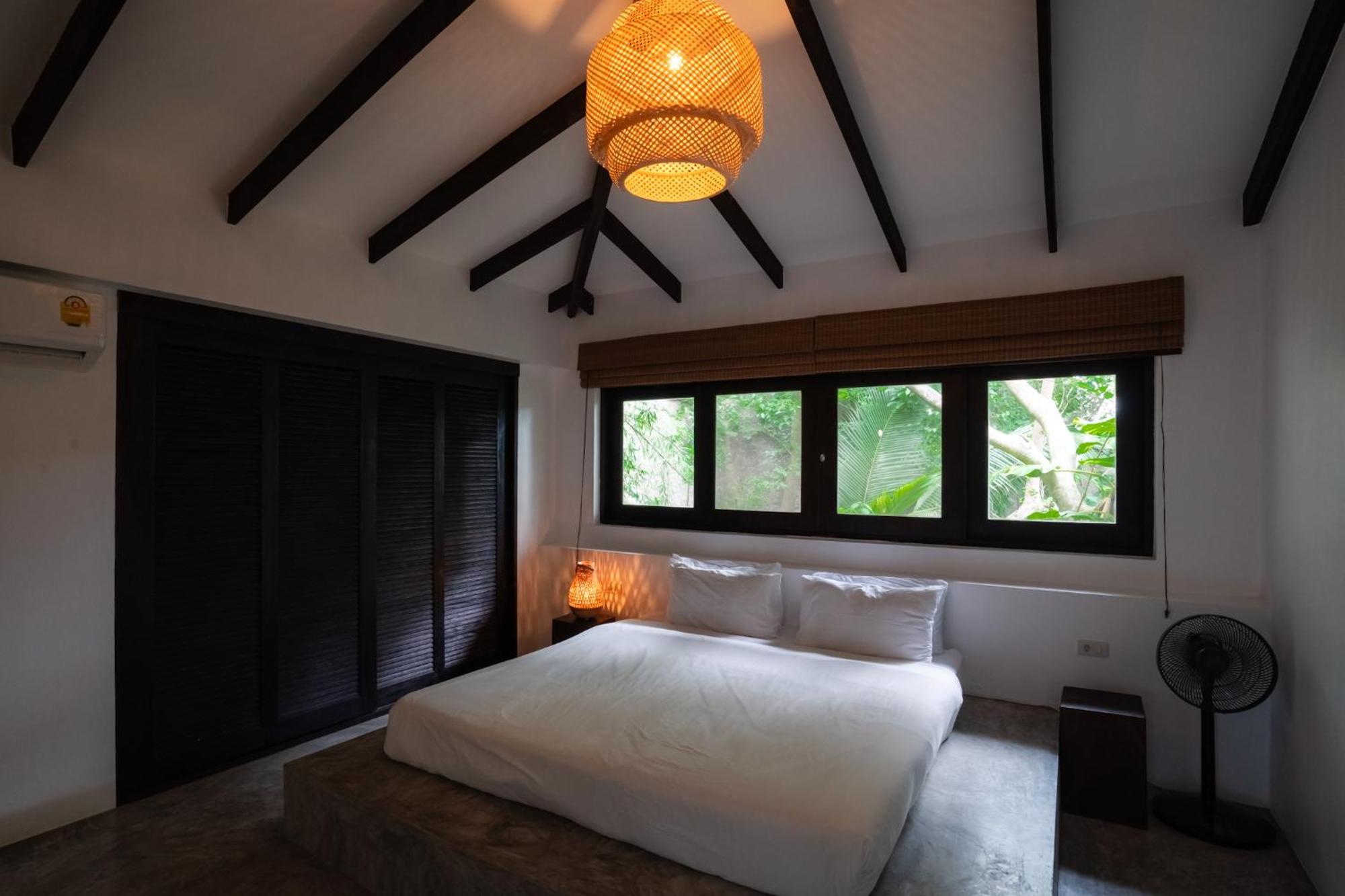 Lunar - Luxury Private Pool Villa *