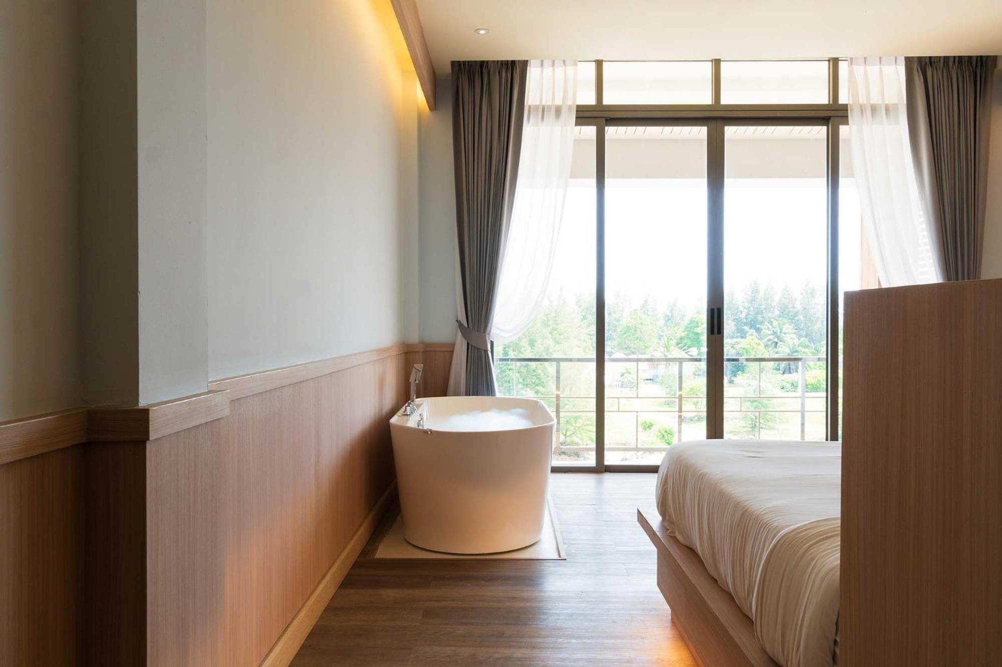 Hotel Koh Talu On Shore & Bang Saphan