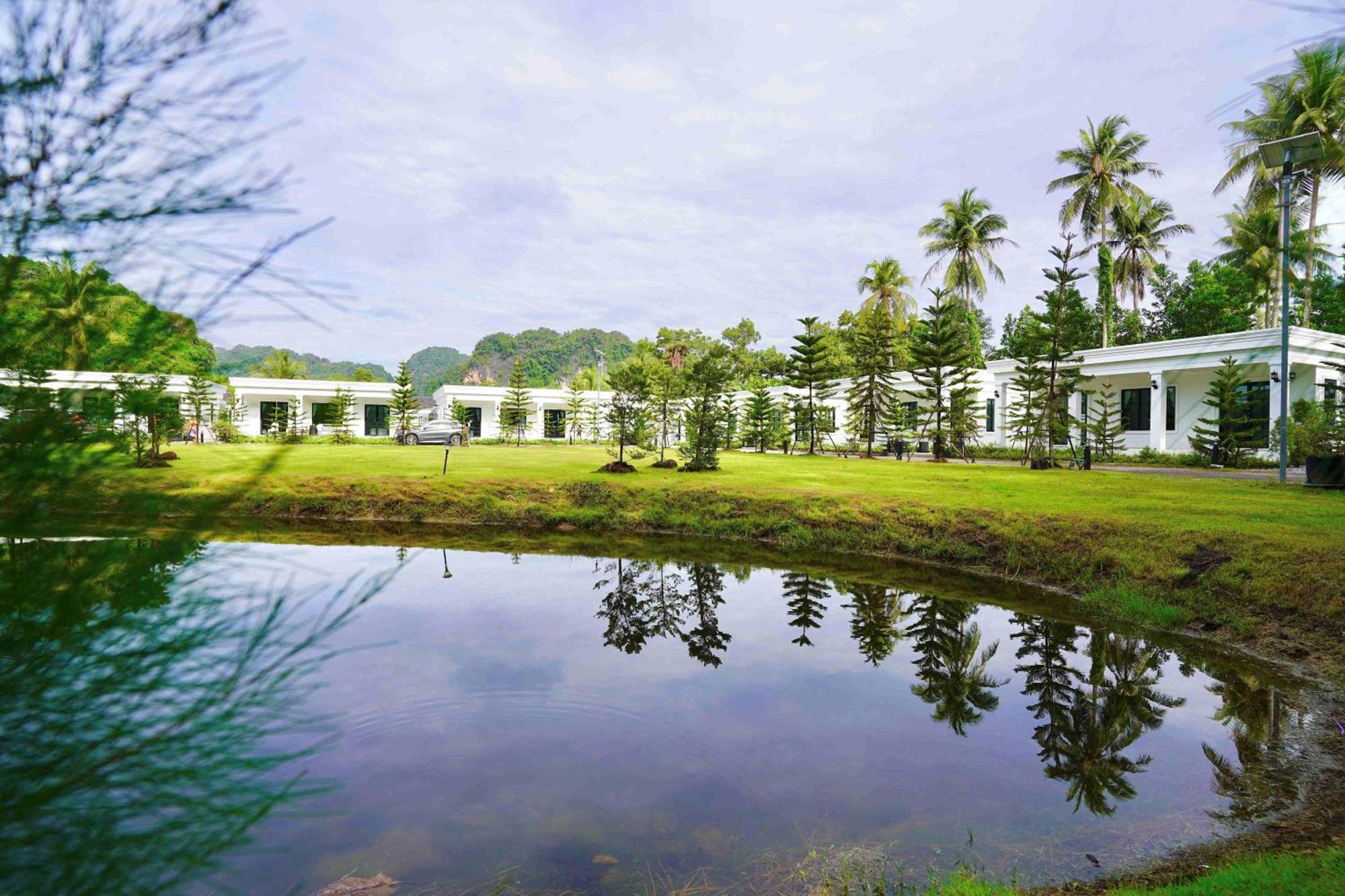 Tarn Villa Krabi