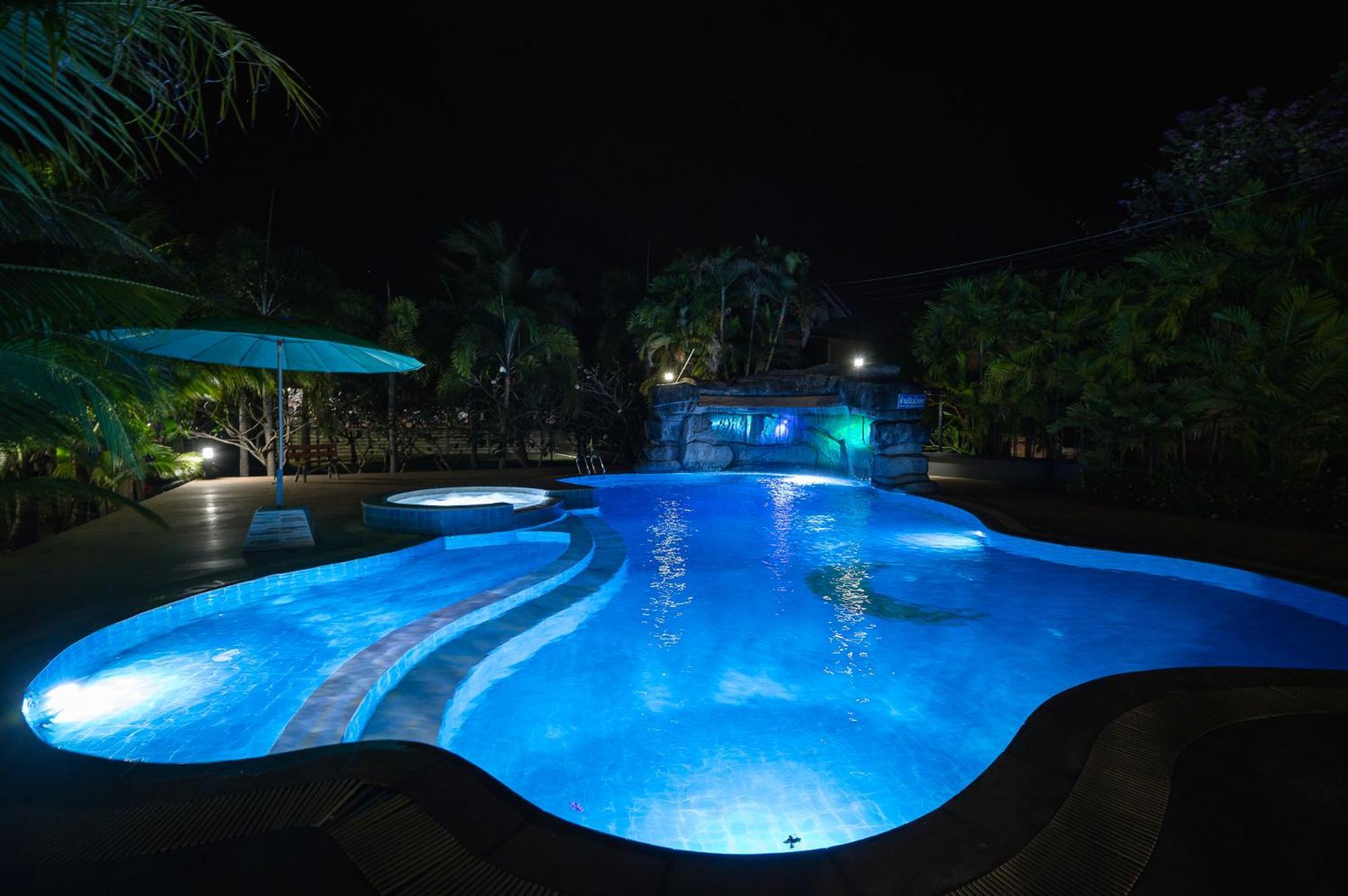Baan Faa Talaychan Chao Lao Beach