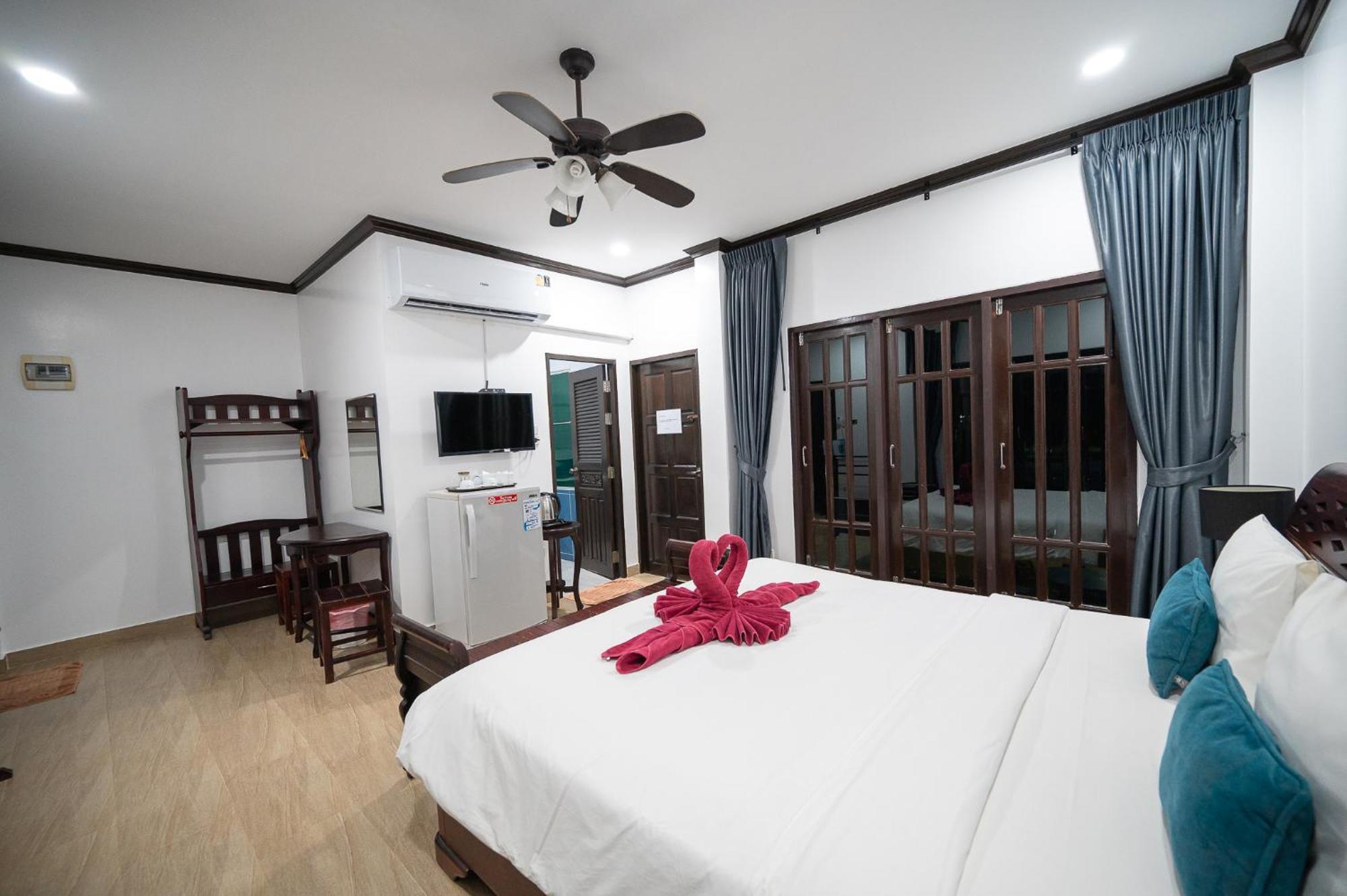 Baan Faa Talaychan Resort