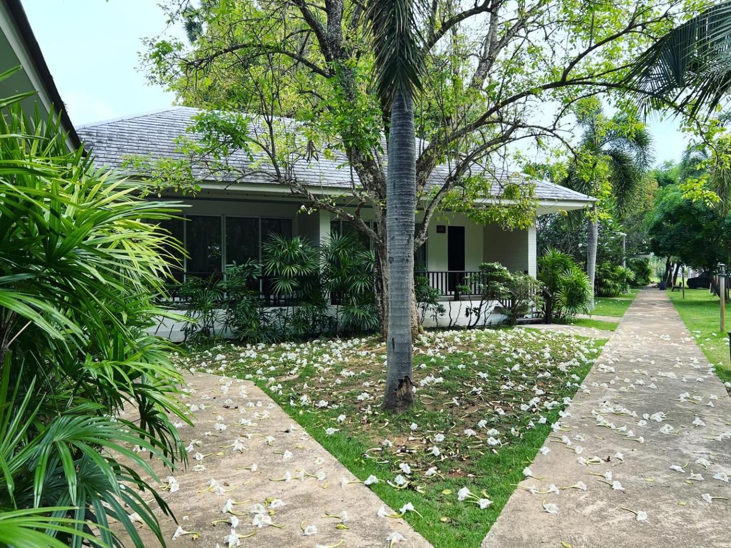 Resort Nisasiri Boutique