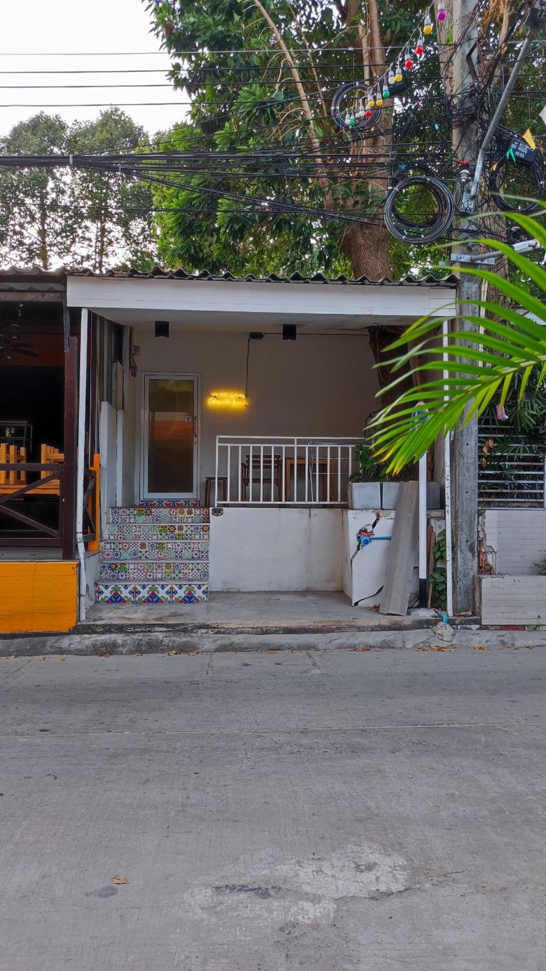 Sidewalk Boutique Koh Samet