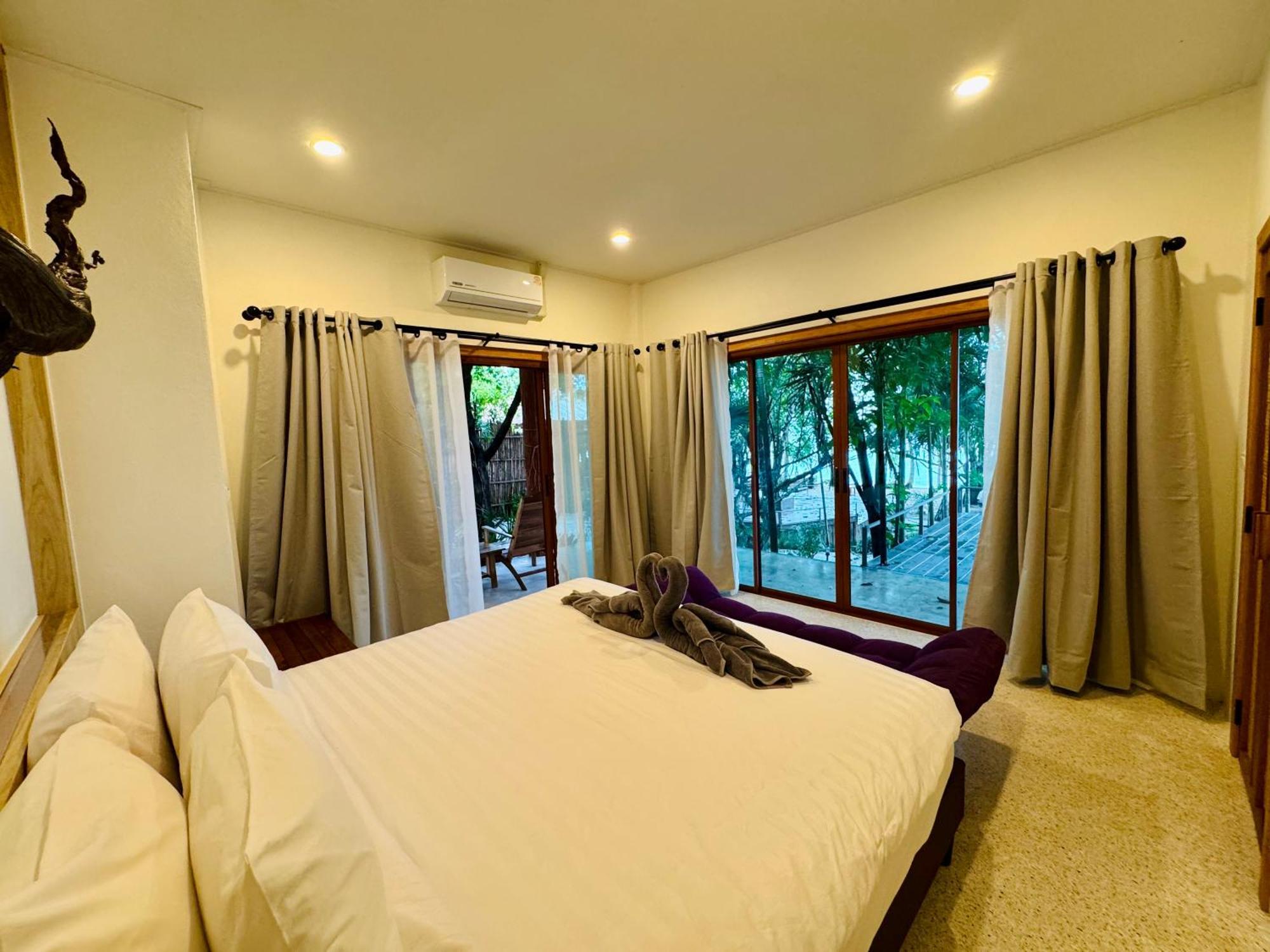 Resort Sunny Cove Koh Phayam Ranong