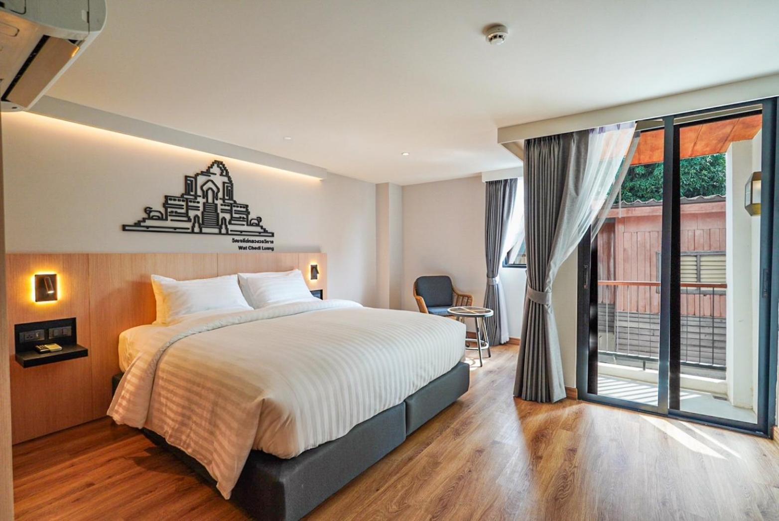 Hotel March & 4*
