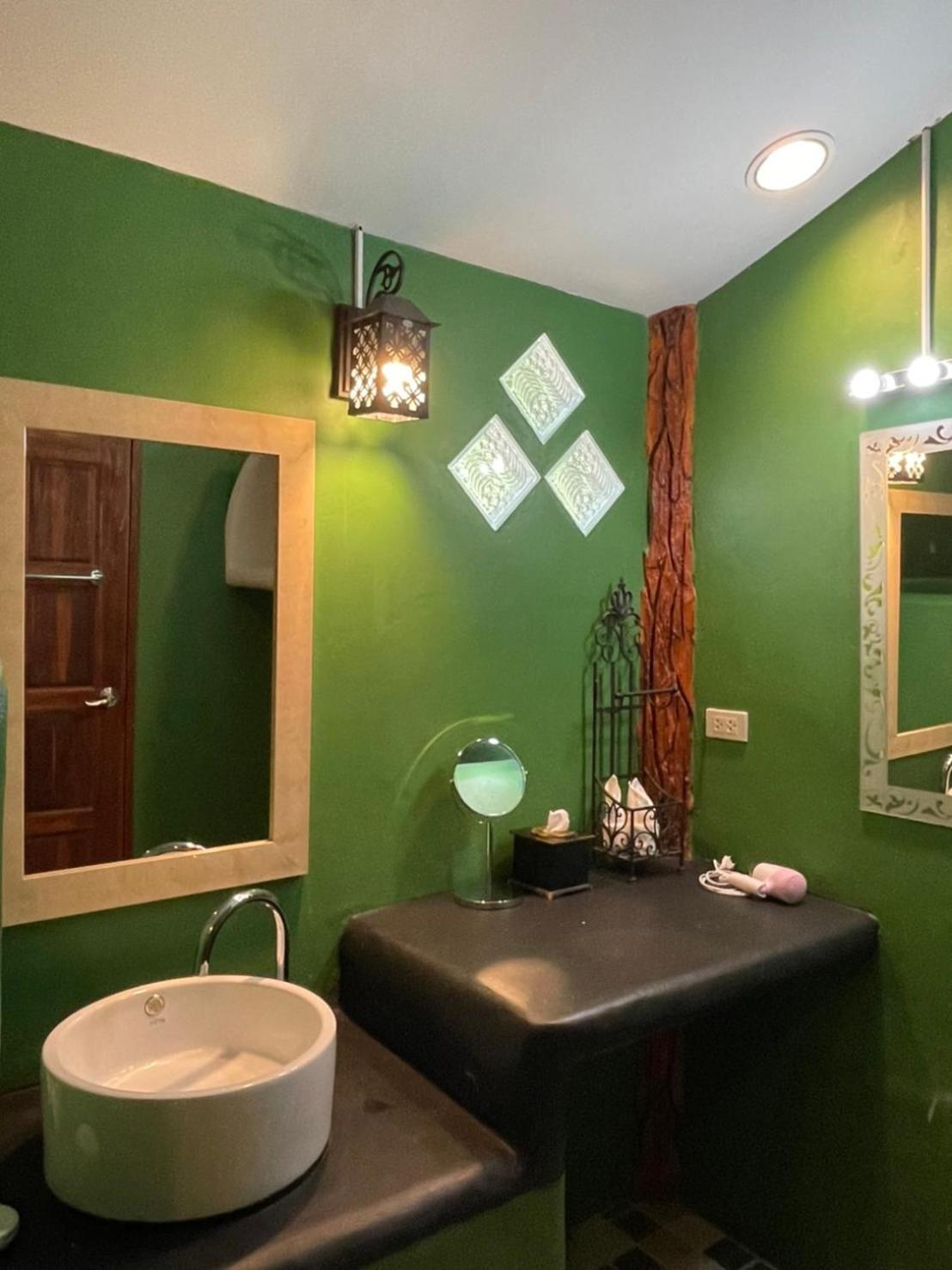 Baan Pong Tara 3*