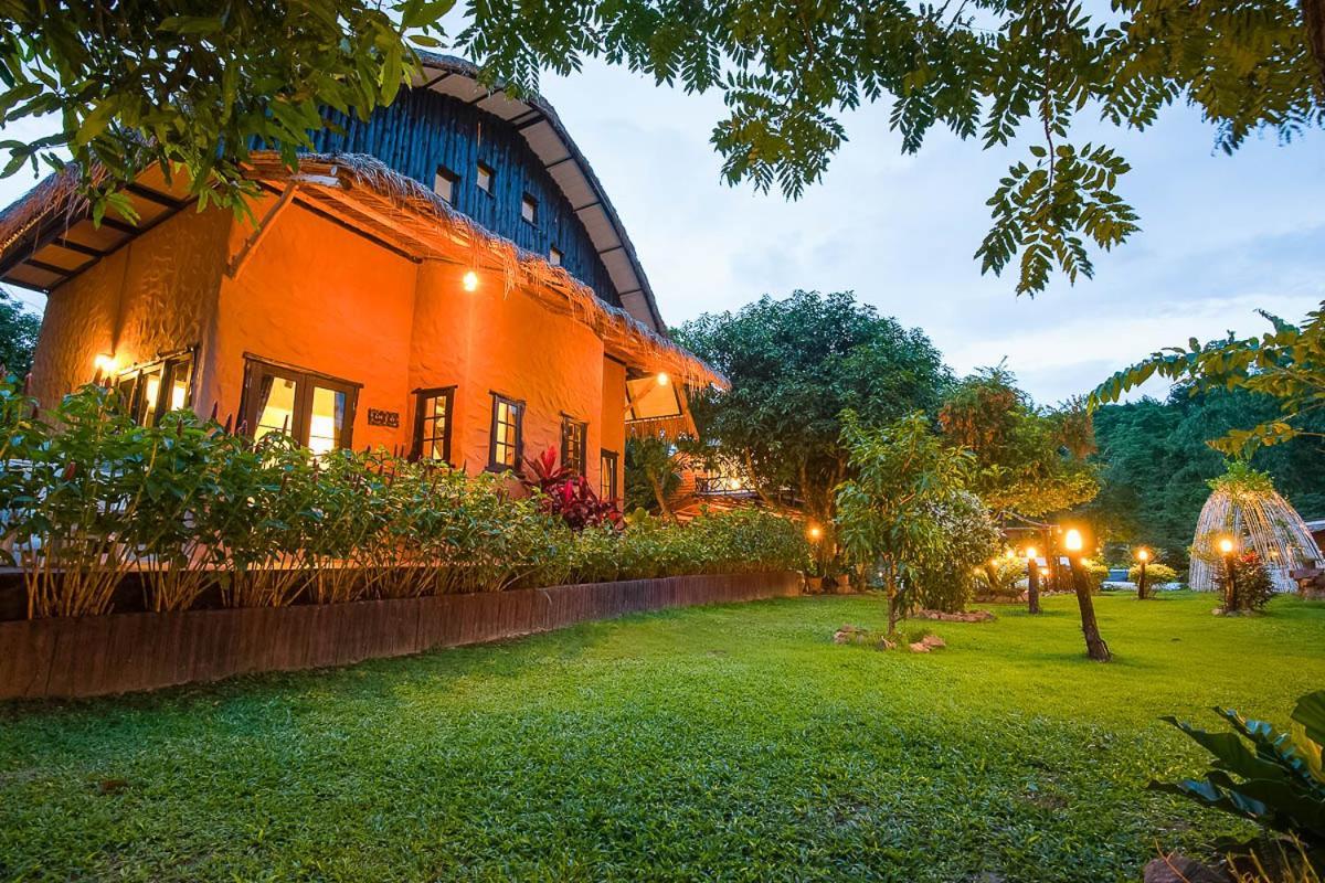 Resort Baan Pong Tara Suan Phueng