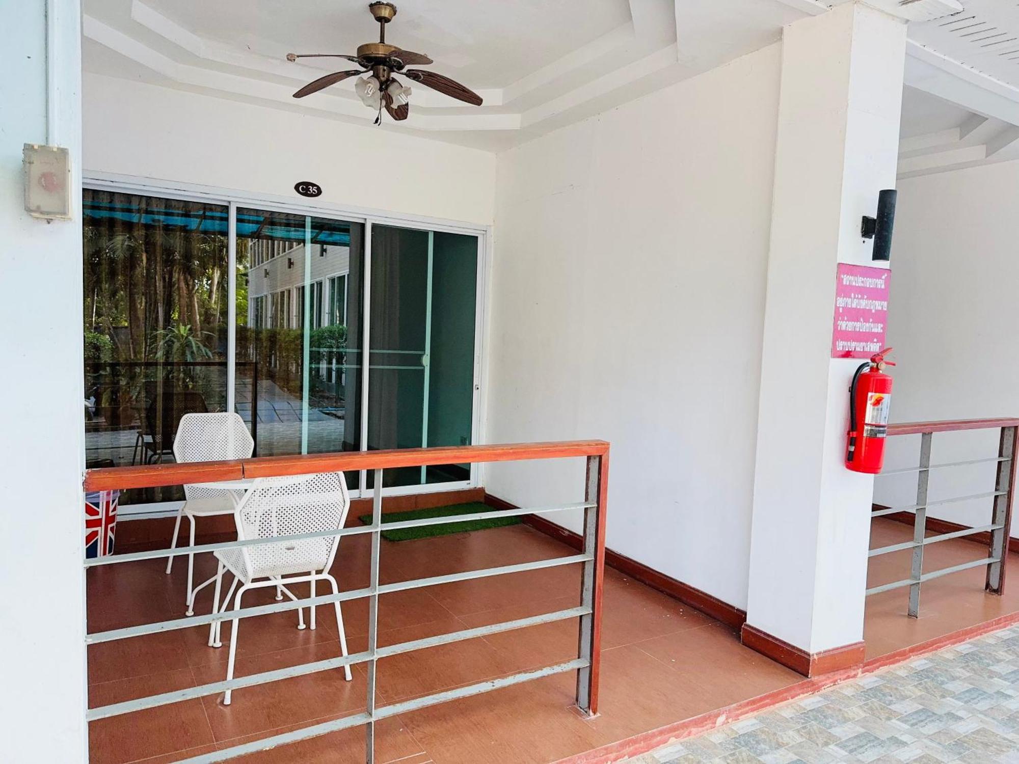 Baan Suan Khun Ta And Golf 4*