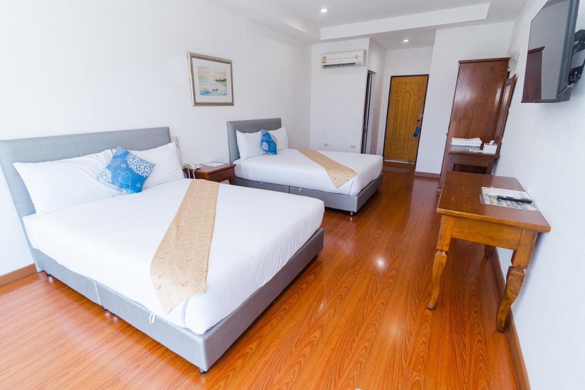 Baan Suan Khun Ta And Golf