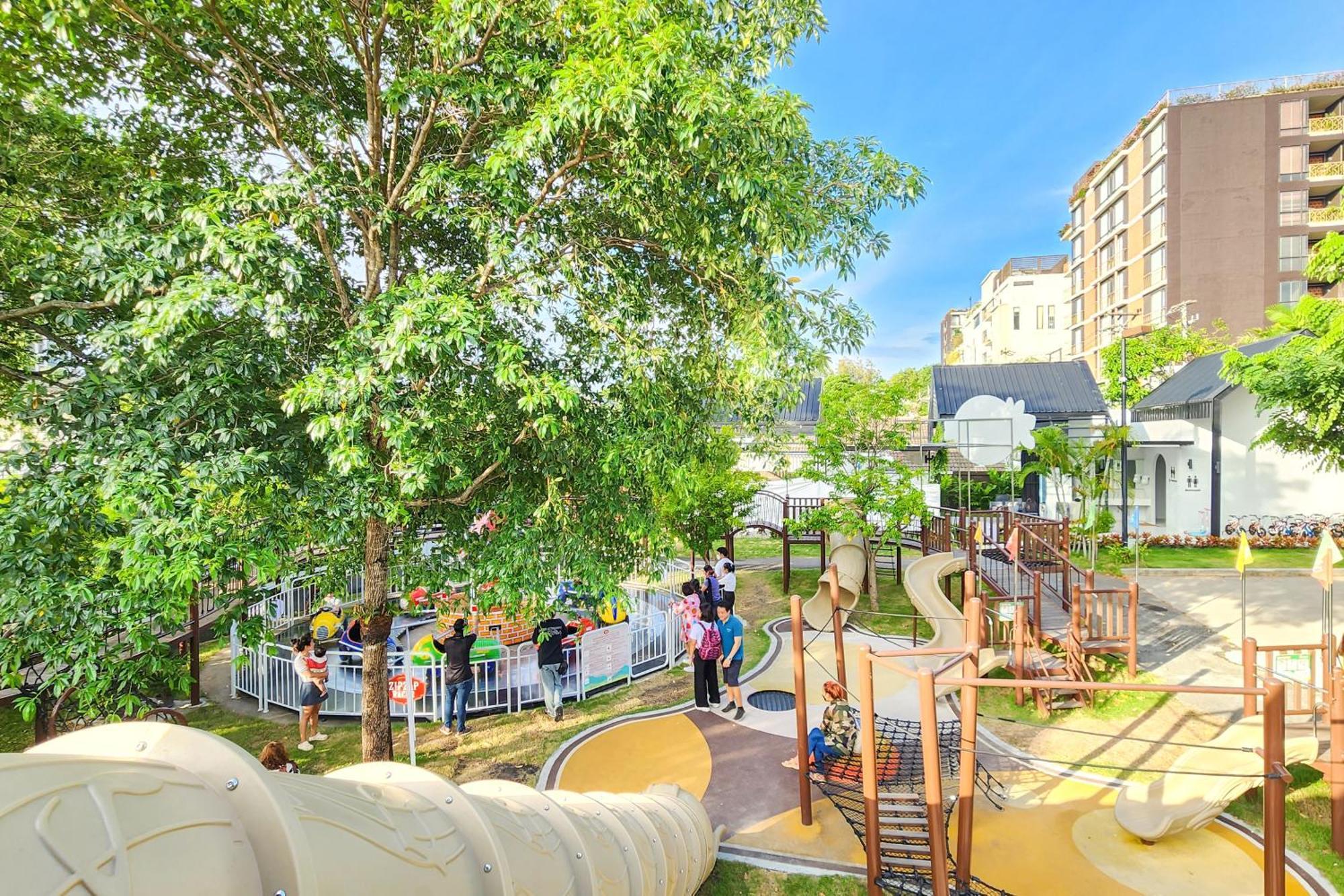 Balcony Courtyard Sriracha & Serviced 5*