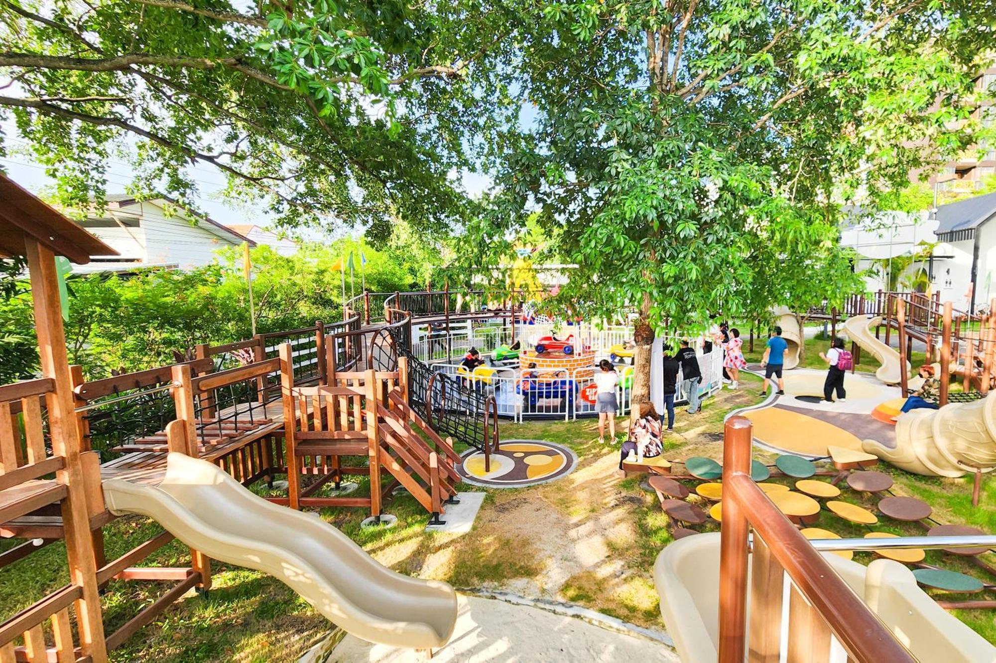 Balcony Courtyard Sriracha & Serviced Aparthotel Si Racha