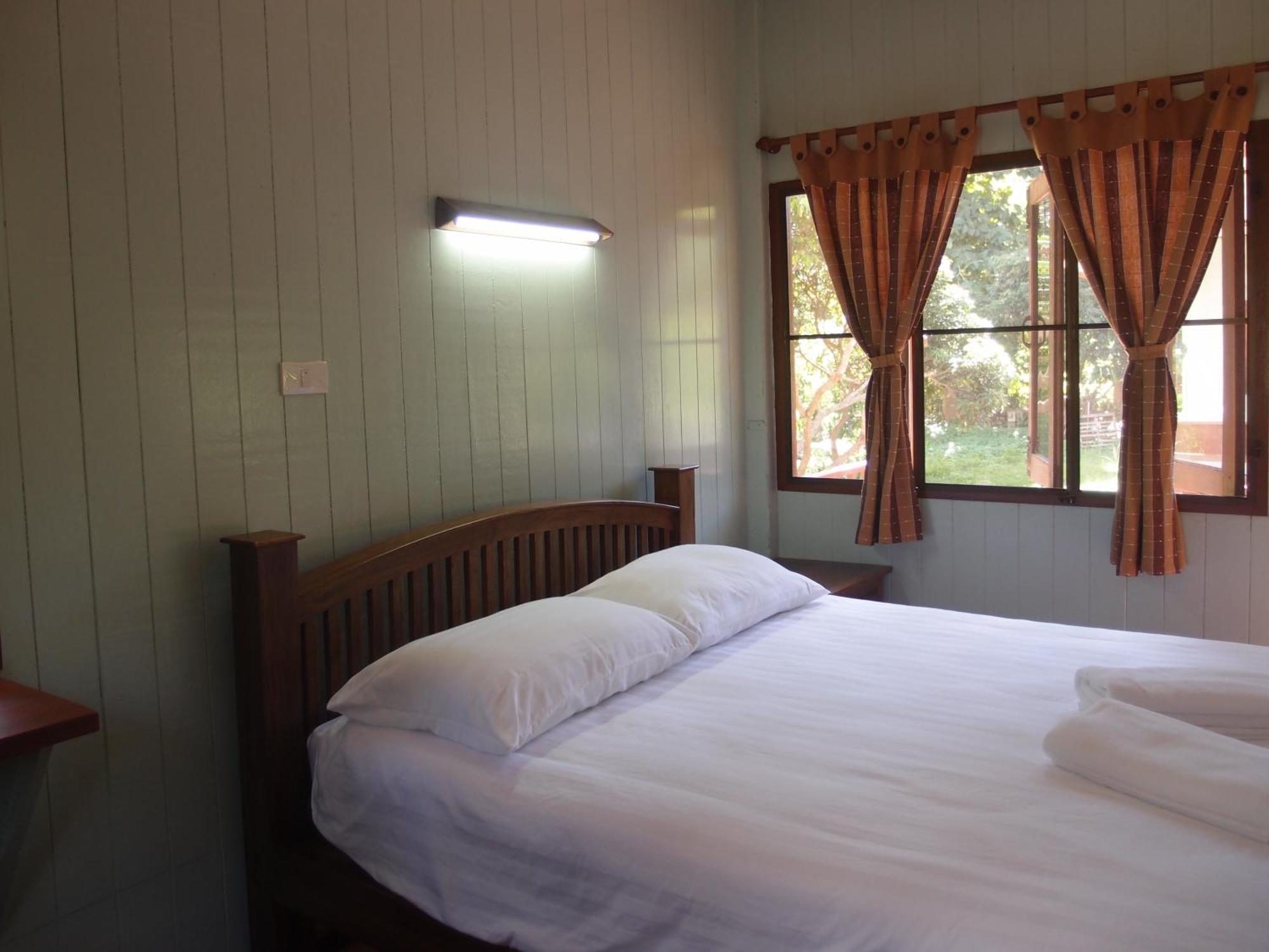 At Chiang Dao, Pooch Lovers Resort Ban Tham (Chiang Dao)