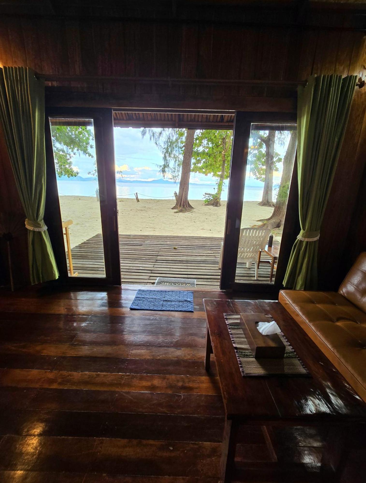 Kradan Beach Resort