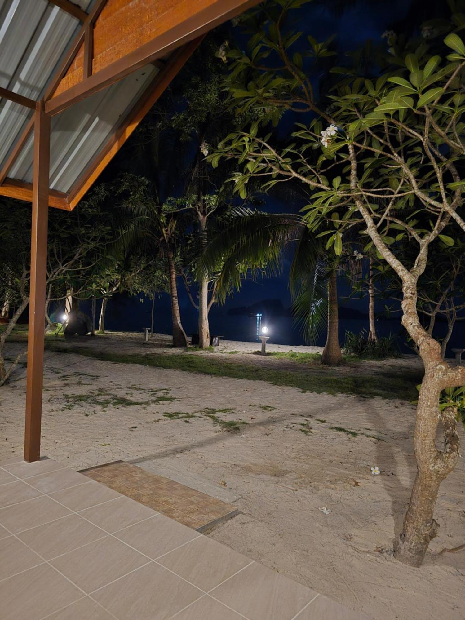 Kradan Beach Resort 3*