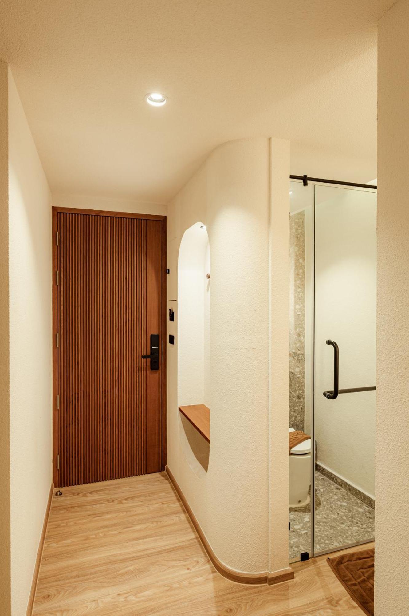 Tasana Bar And Luxury Resort *