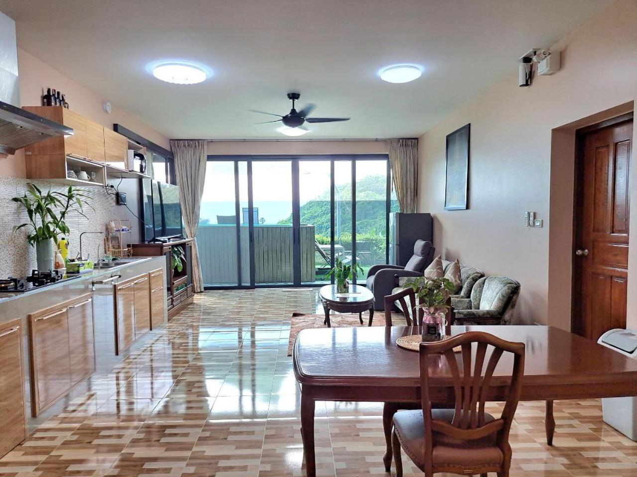 Seaview Eagles Nest Apartamento *