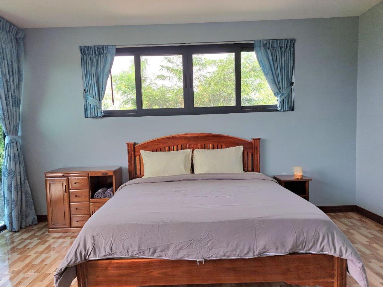 Seaview Eagles Nest Apartamento *