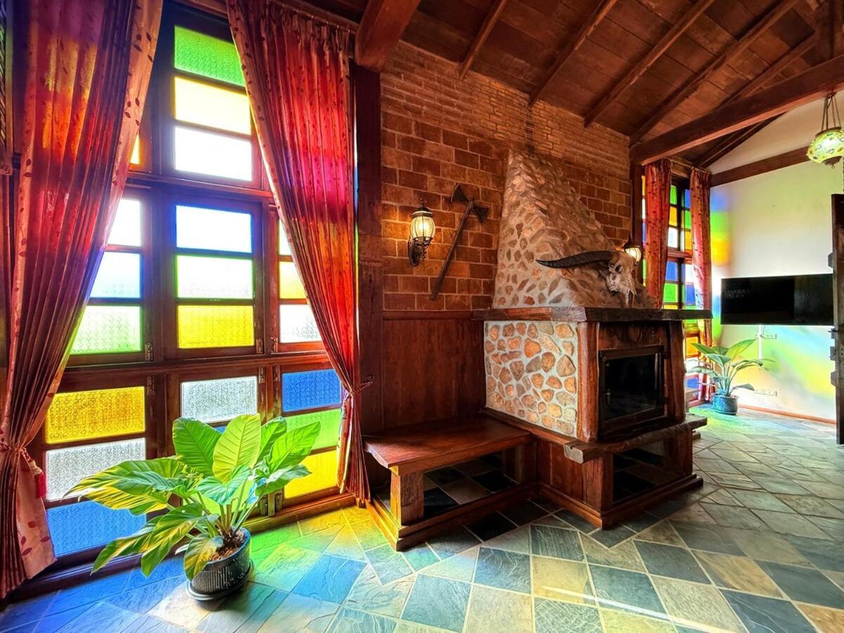 Adlerhorst Villa *