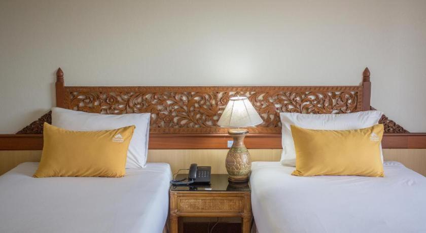 Hotel 100 Islands & Surat Thani