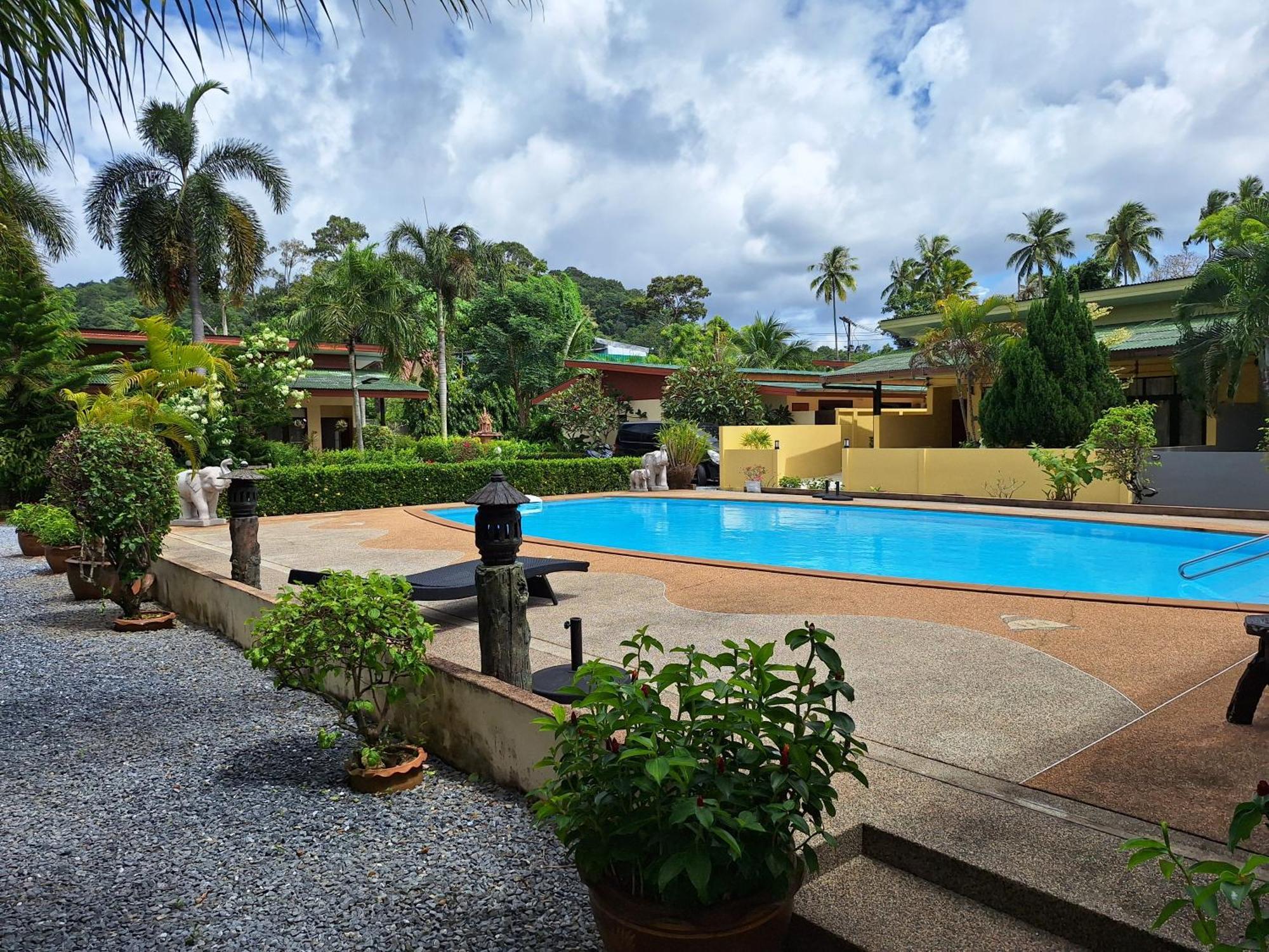 Jungle Village Resort