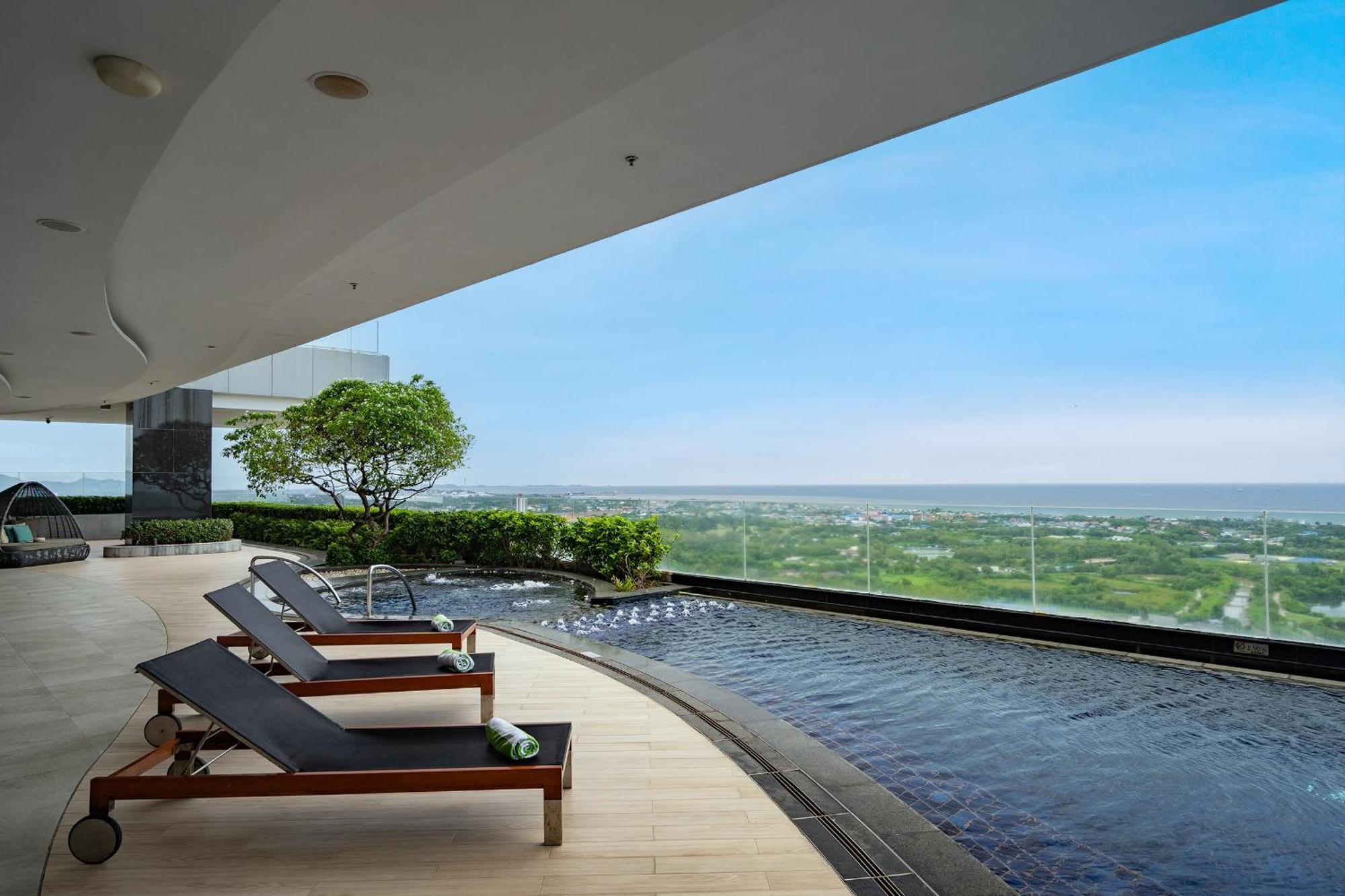 Hotel & Centre By Ihg