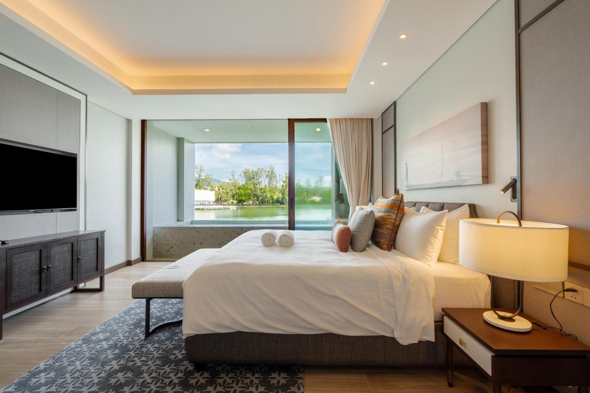 Luxury In The Laguna Near The