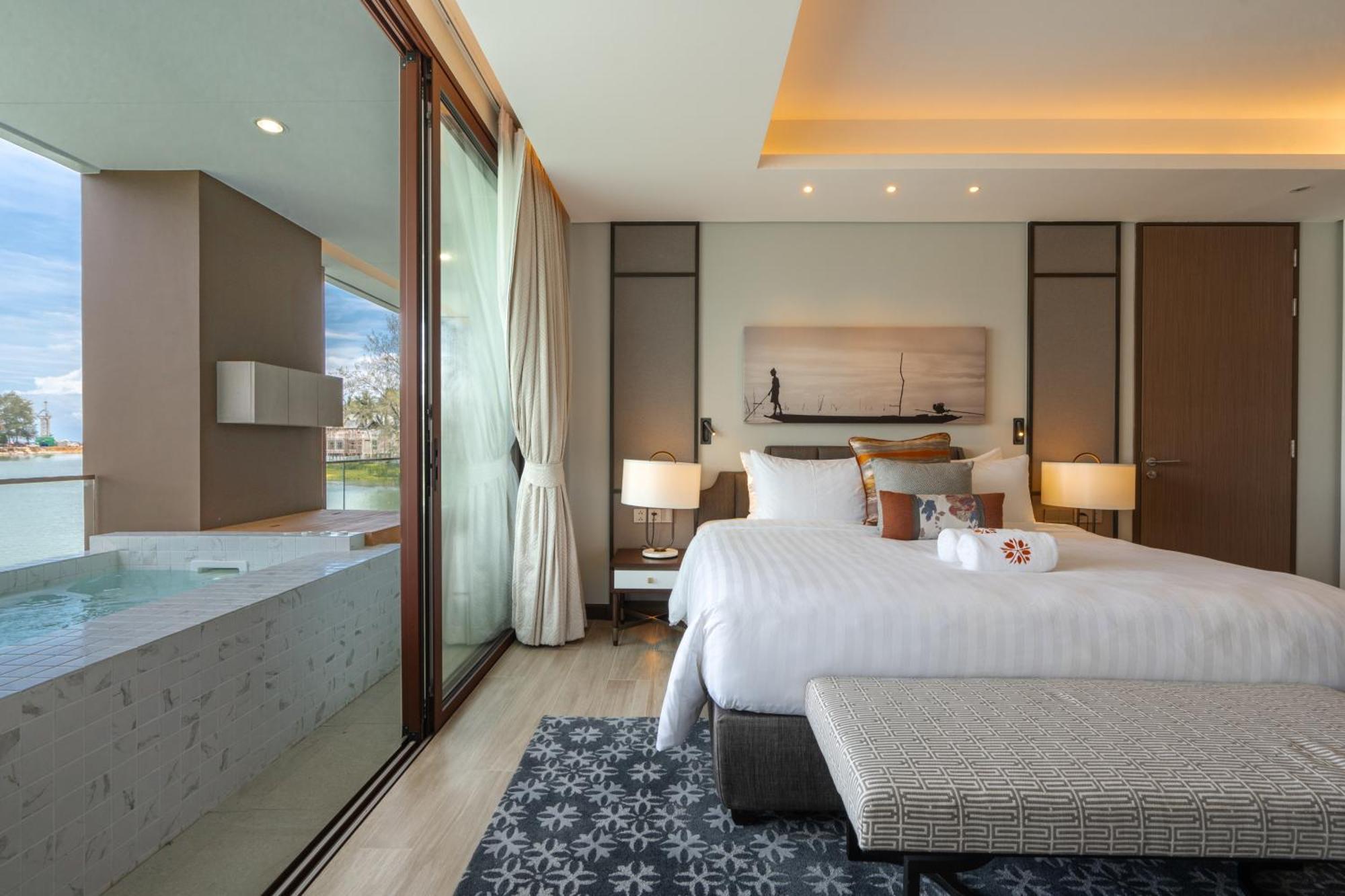 Luxury In The Laguna Near The Apartment