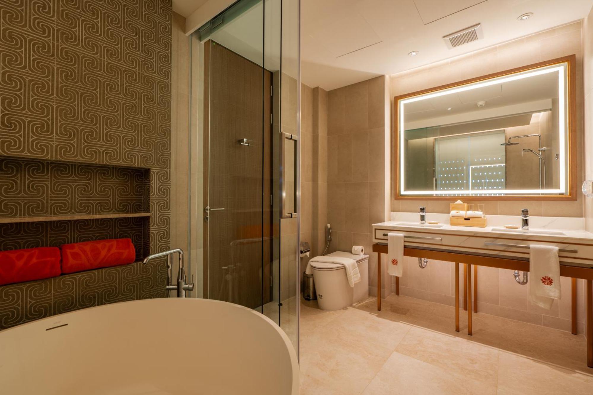 Luxury In The Laguna Near The Apartment *