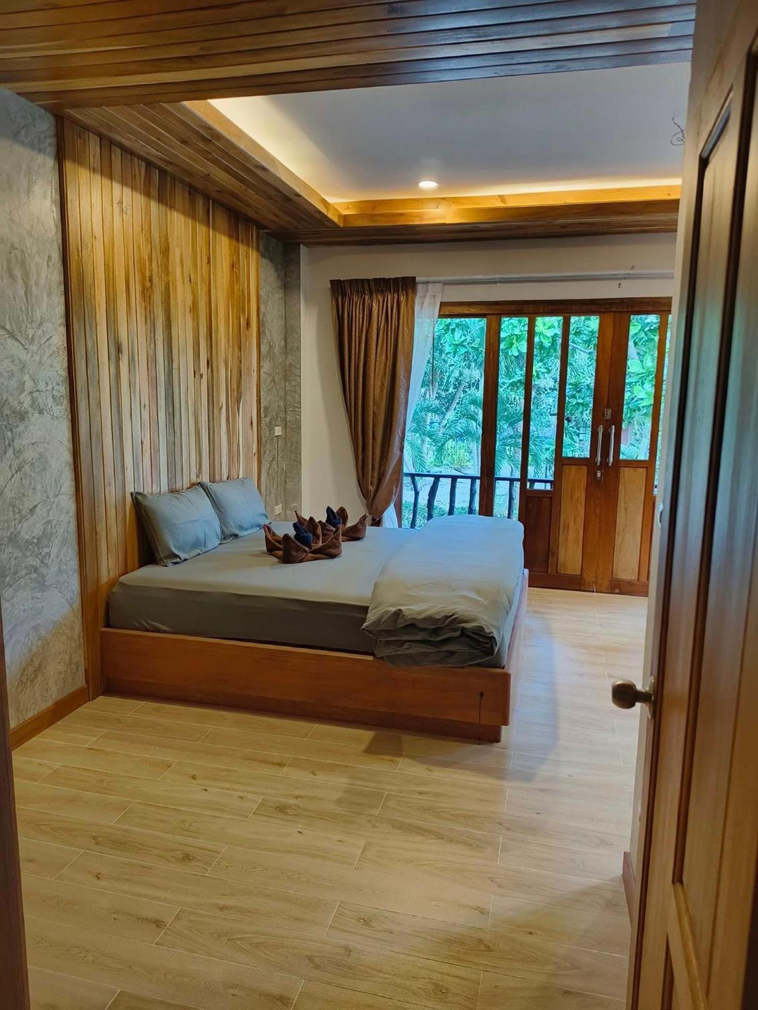 Dewshore Baan Tai