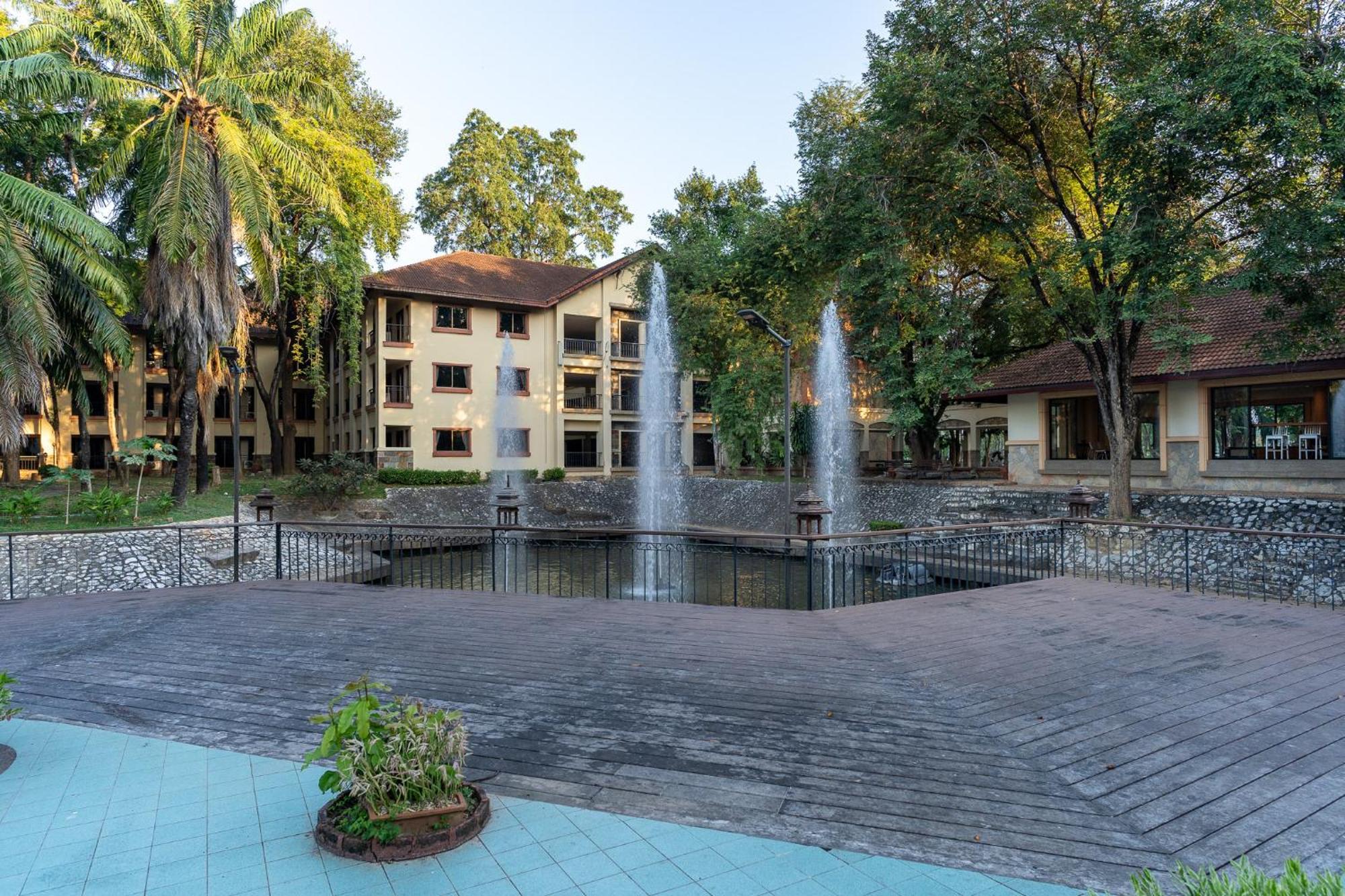 Pung-waan & Resort