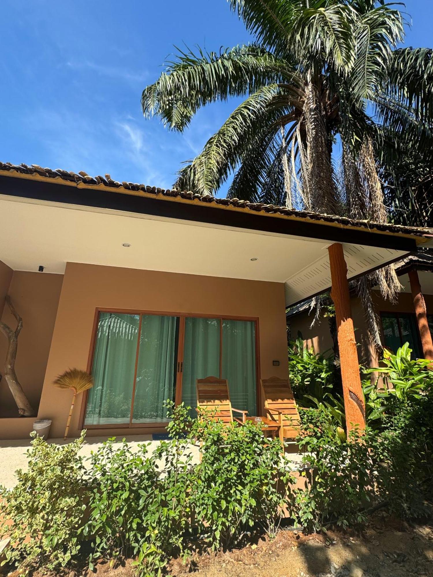 Resort Sunny Cove Koh Phayam Ranong