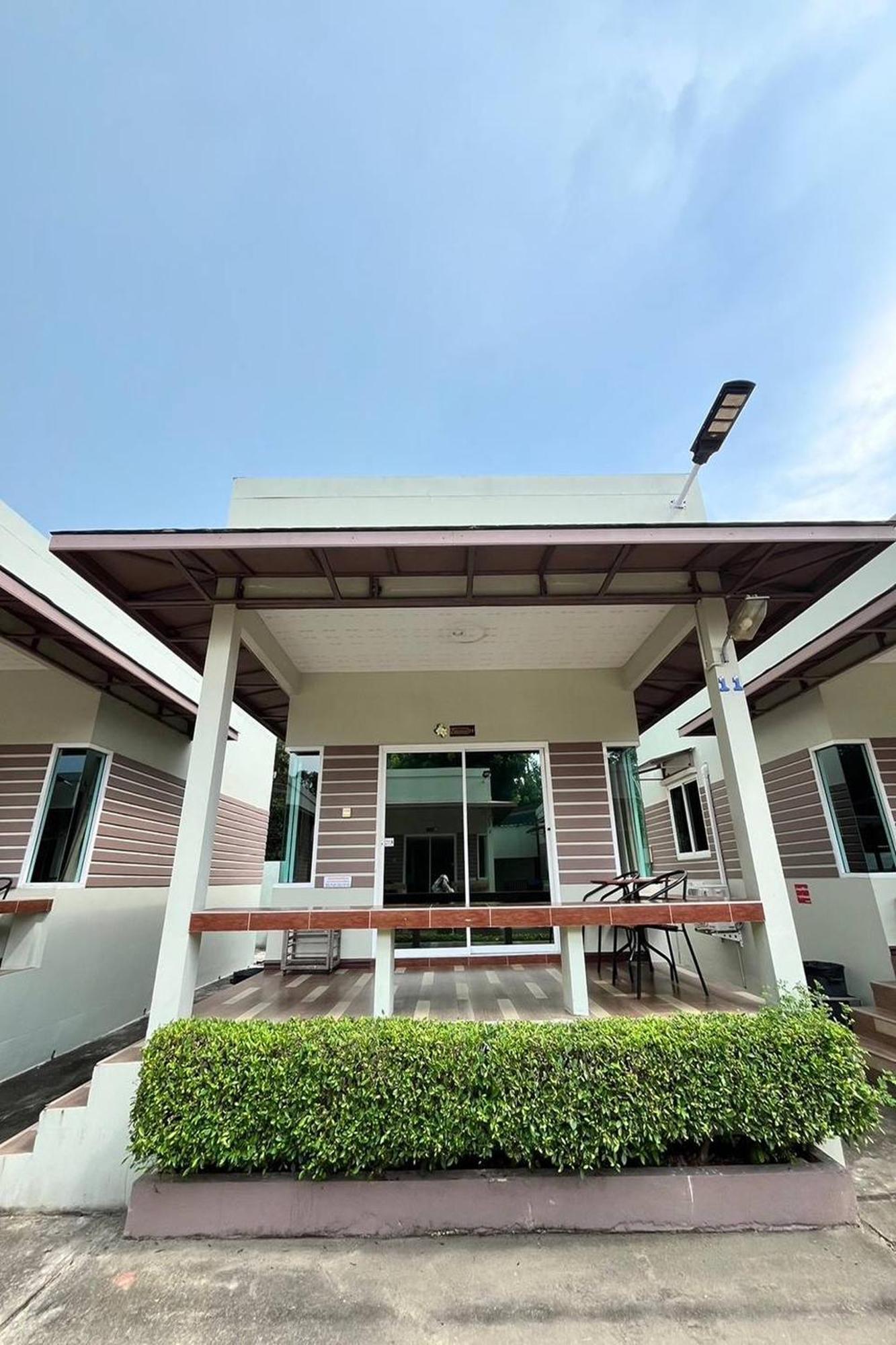 Pleai Ta Lea Resort Chao Lao Beach