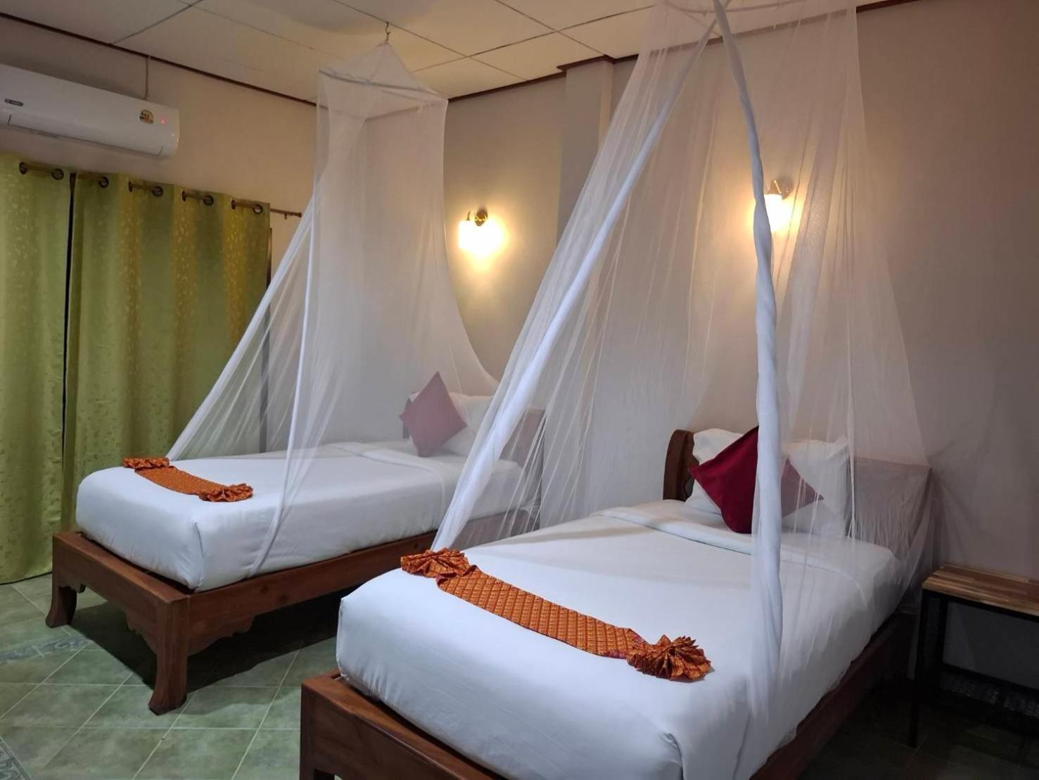 Tree Tops River Huts Resort