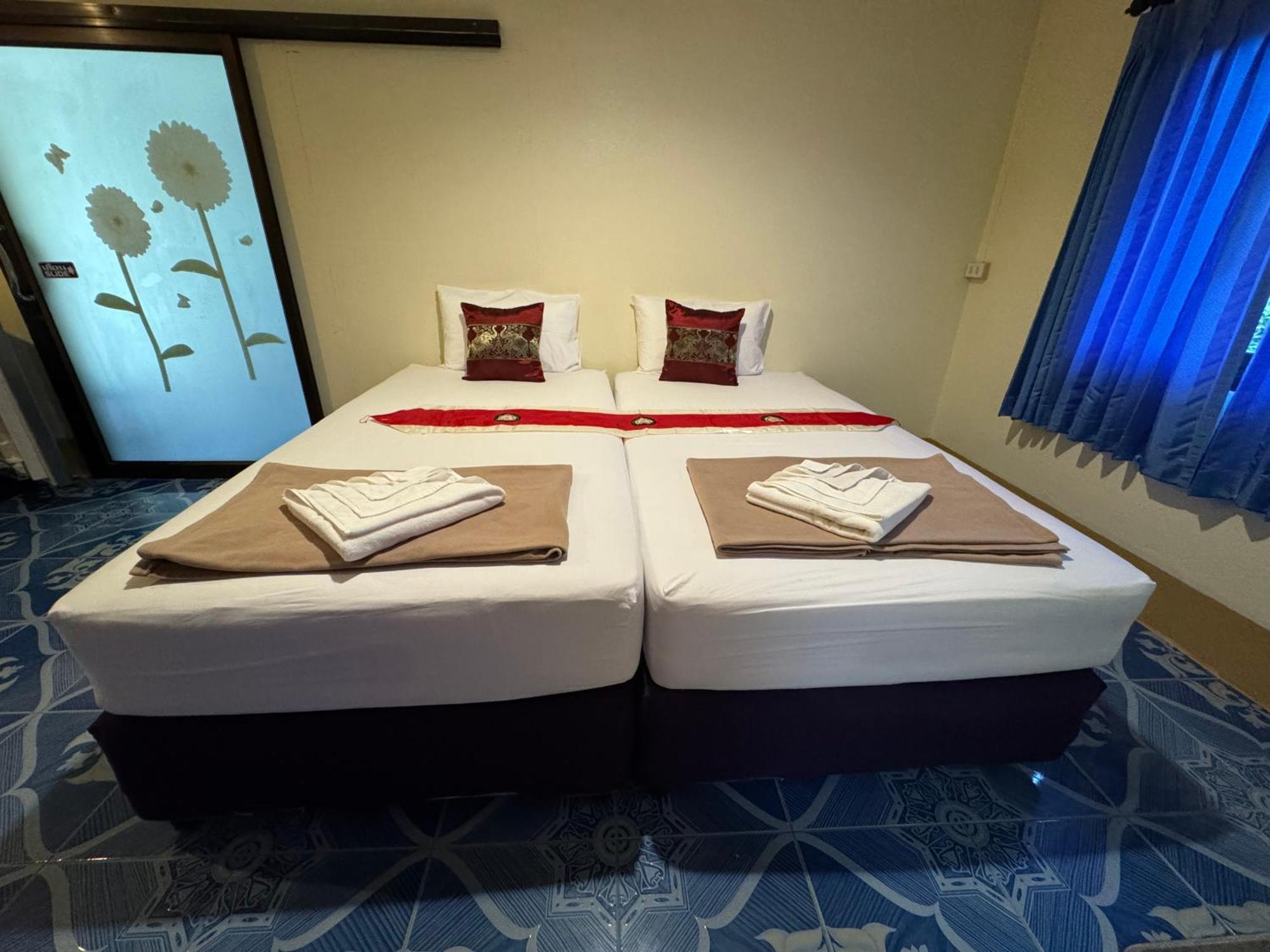Baan Klong House Guest house *