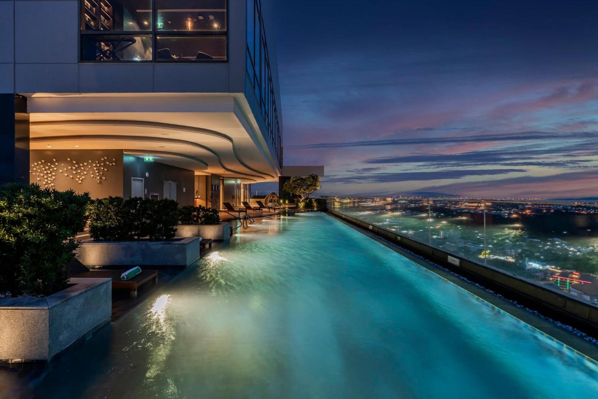 Hotel & Centre By Ihg
