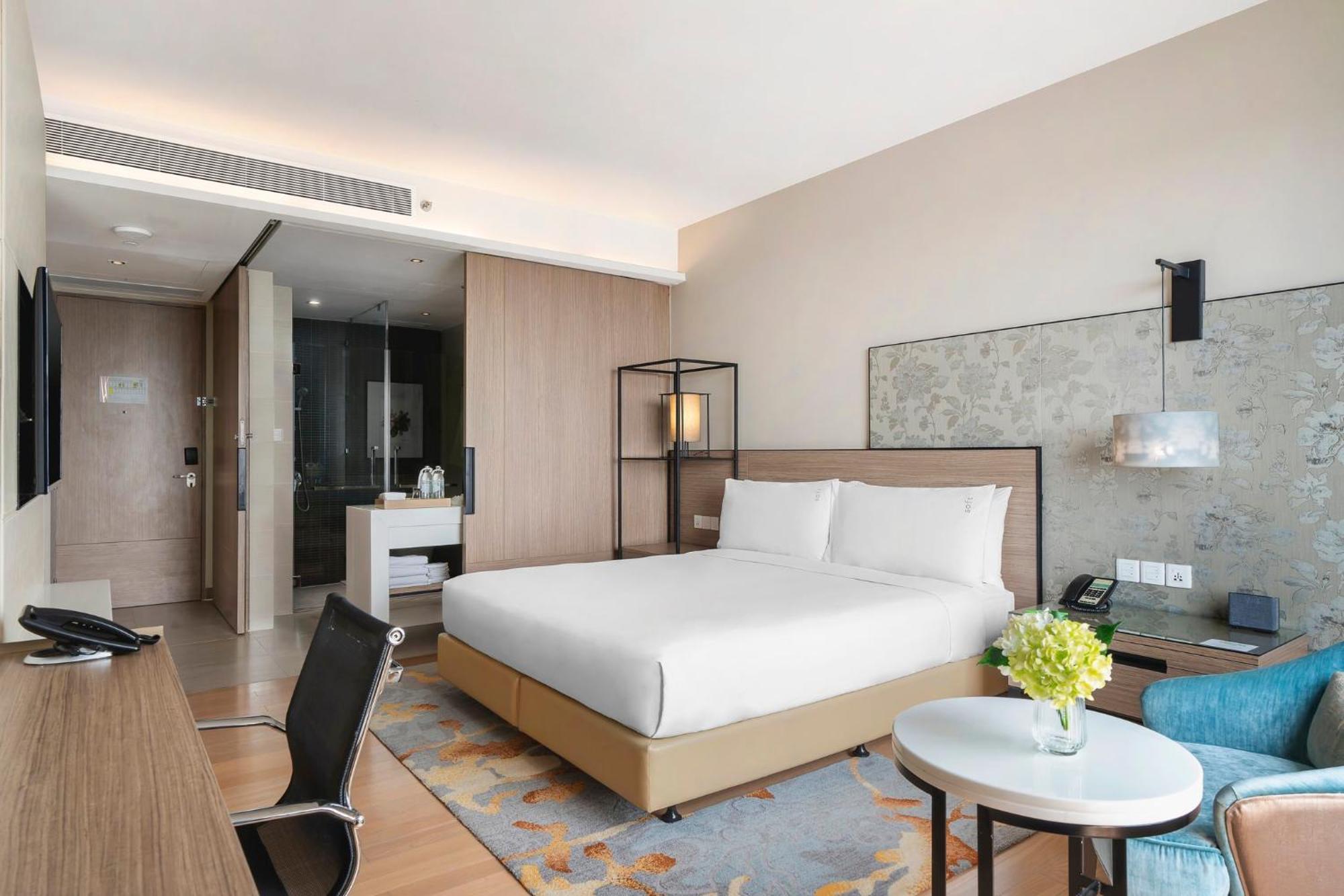 Hotel & Centre By Ihg 5*