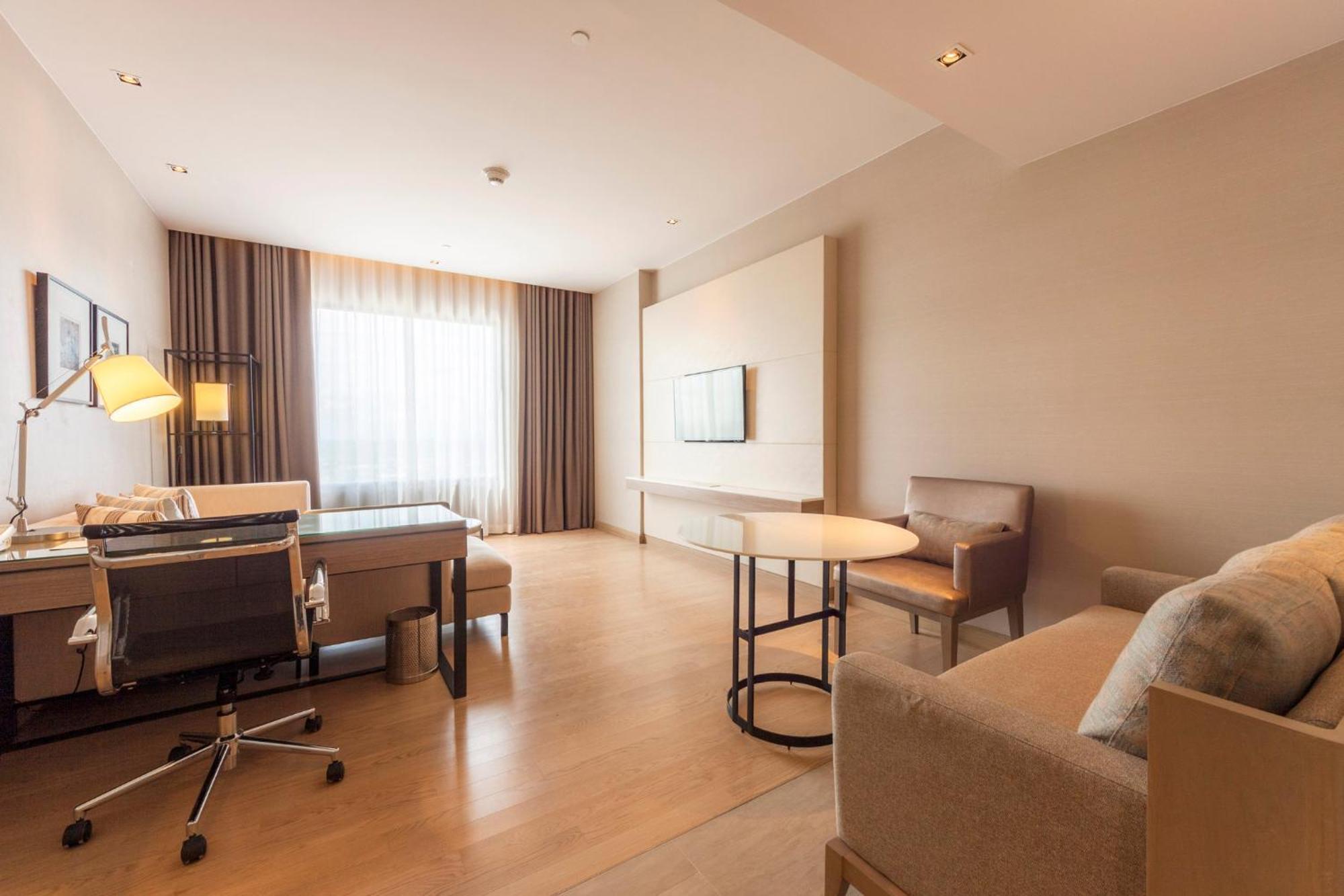 Hotel & Centre By Ihg