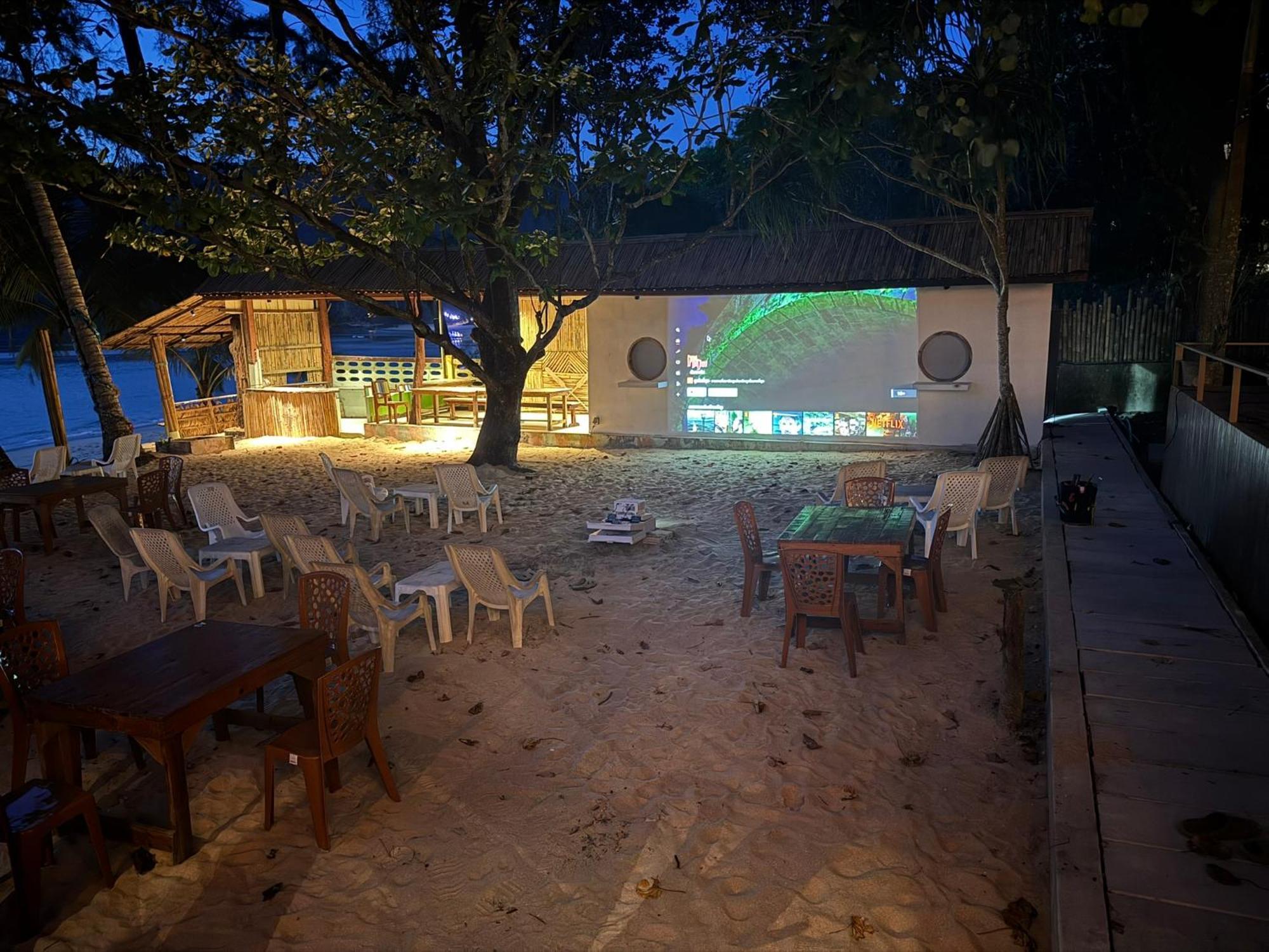 Sunny Cove Koh Phayam Resort Ranong