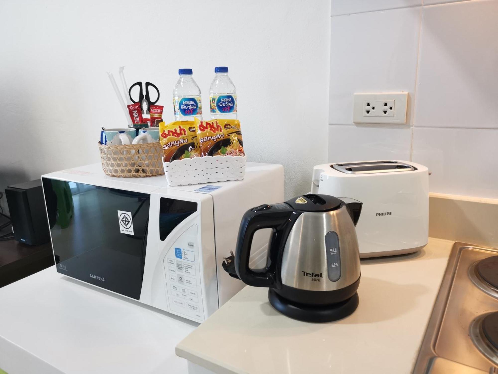 The Sea View 327-62 Floor-free Netflix Aparthotel Bang Saen