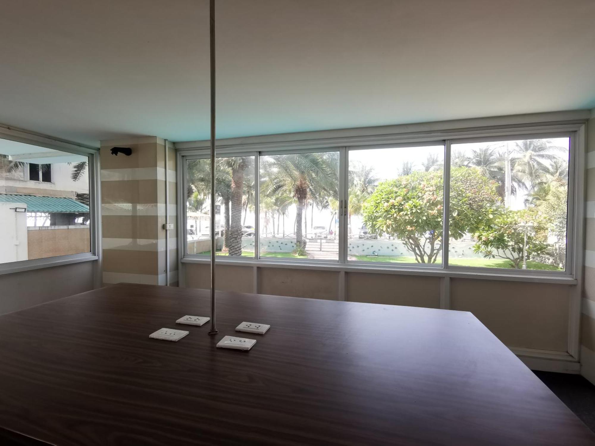 The Sea View 327-62 Floor-free Netflix Aparthotel 4*