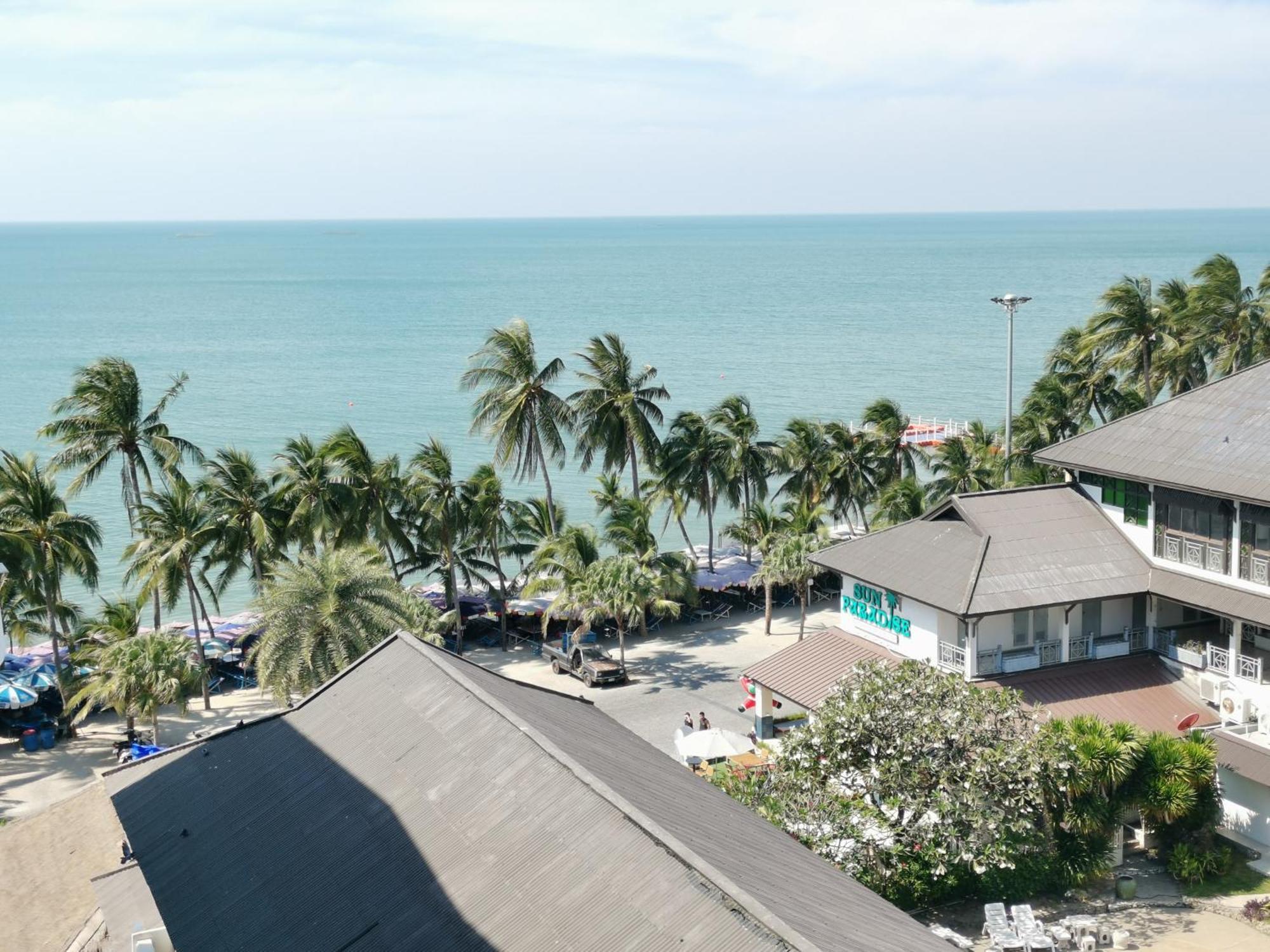 The Sea View 327-62 Floor-free Netflix 4* Bang Saen