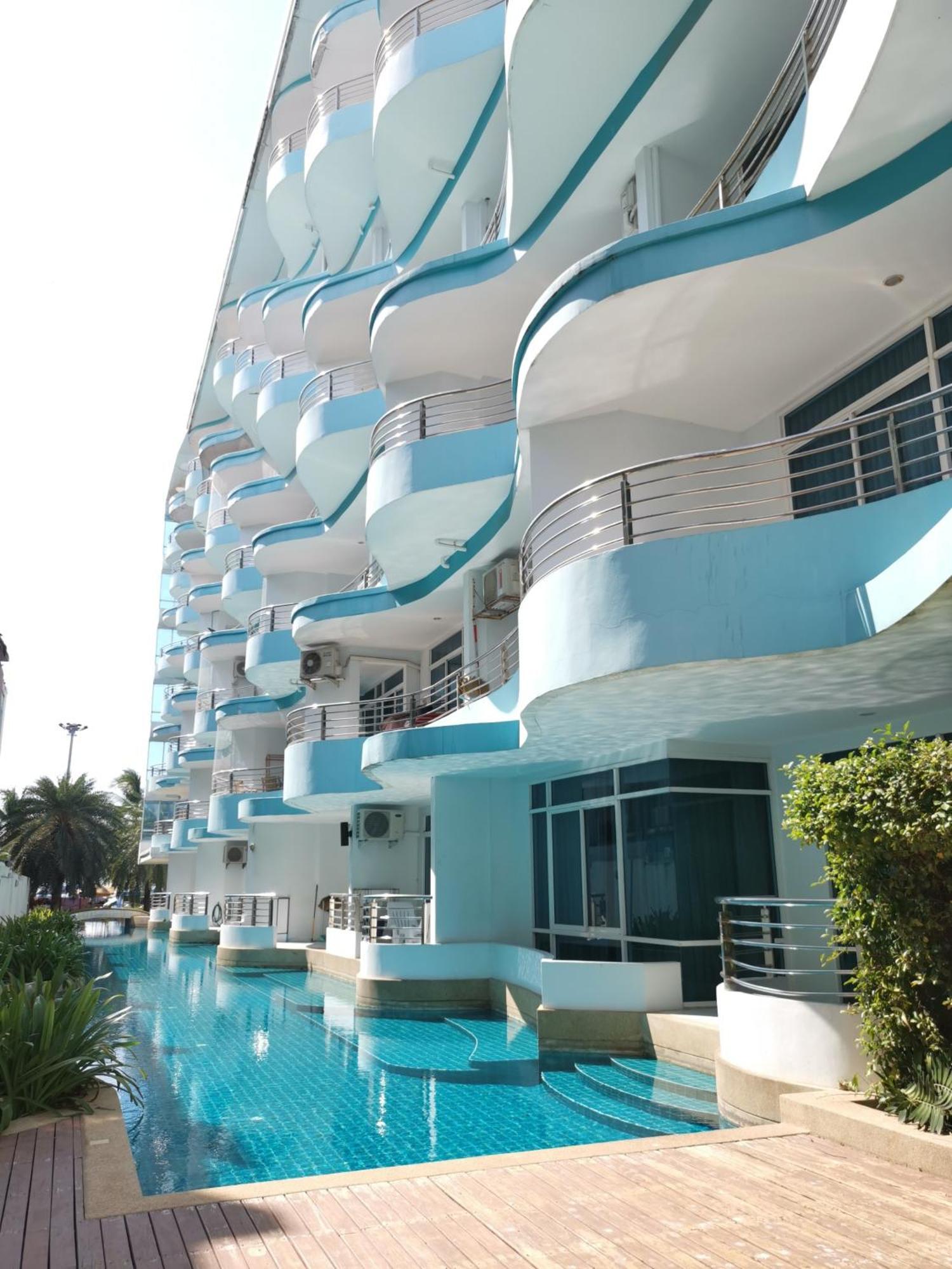 The Sea View 327-62 Floor-free Netflix Aparthotel