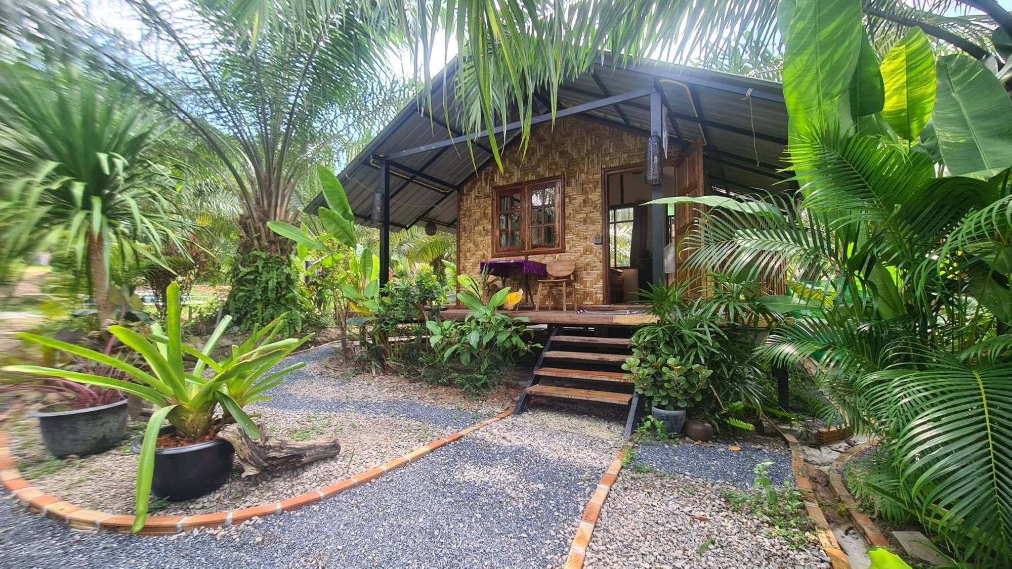 Tee In The Jungle Hotel