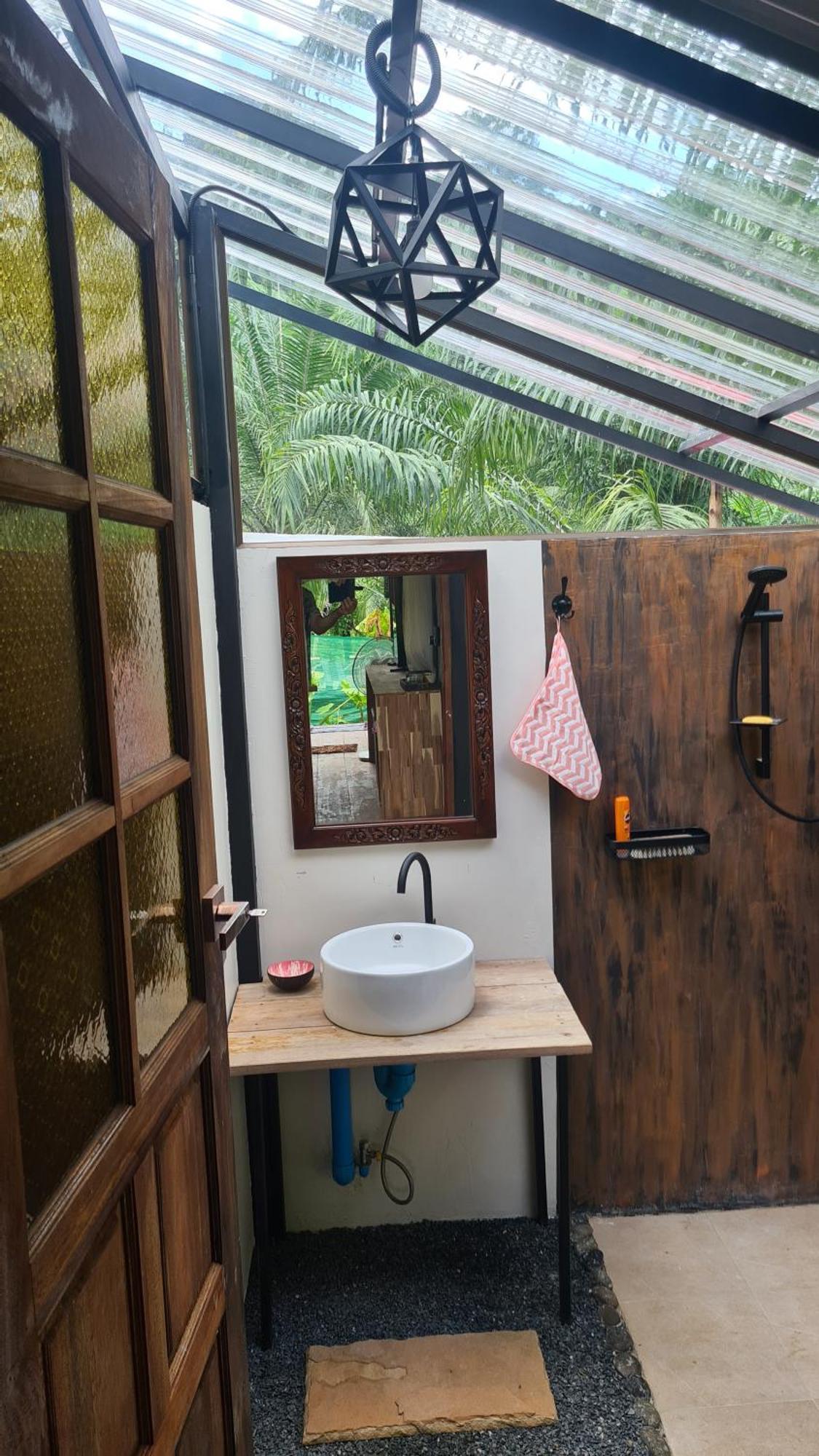 Tee In The Jungle Hotel *