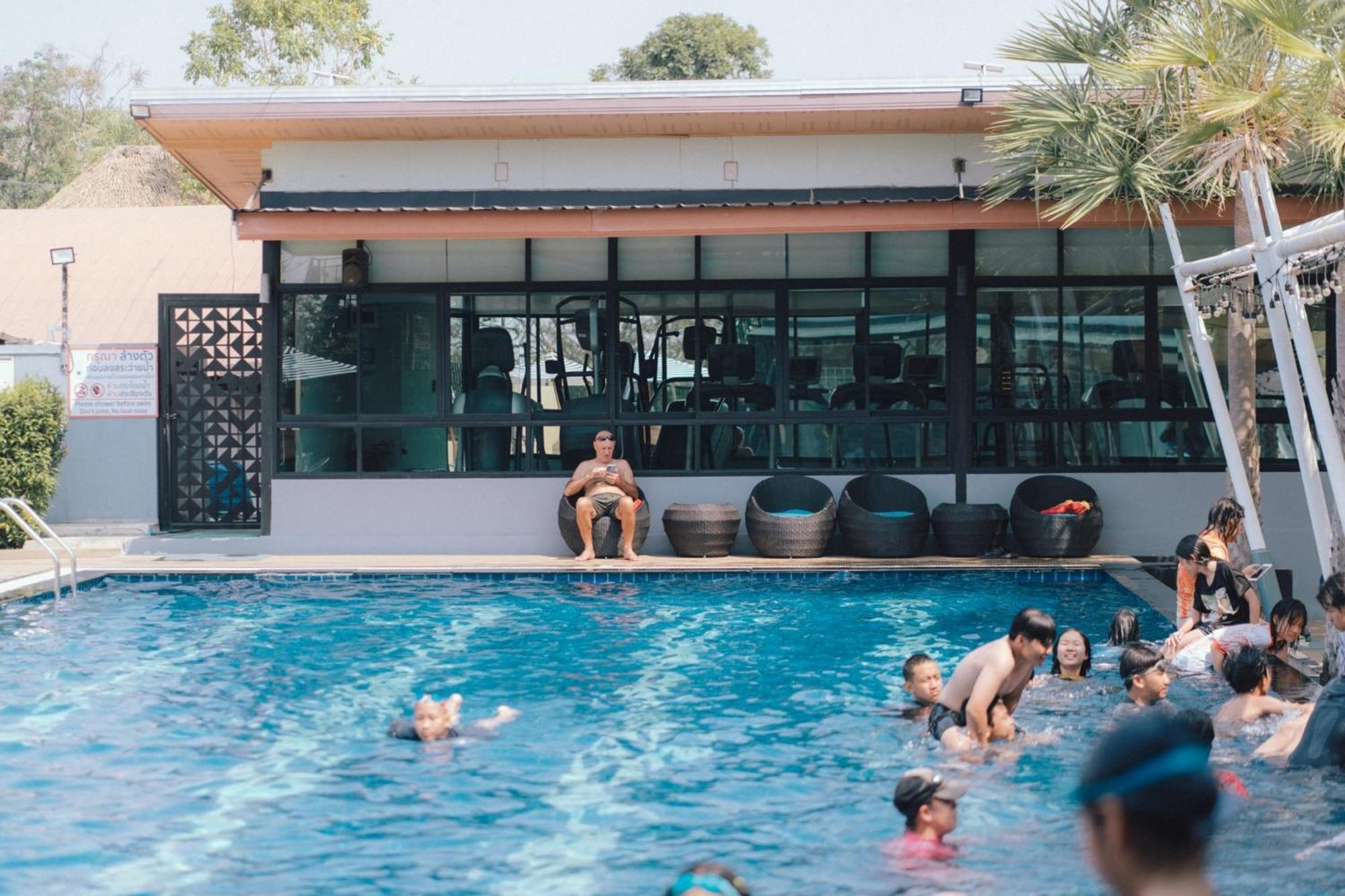 Ray Hotel