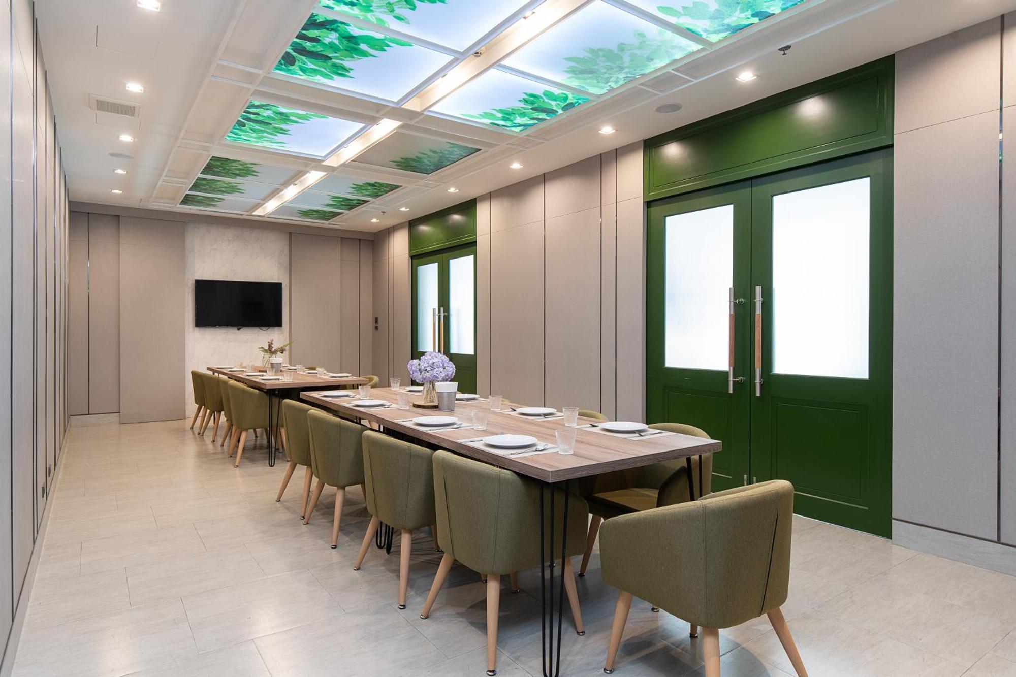 Jasmine Sriracha Hotel
